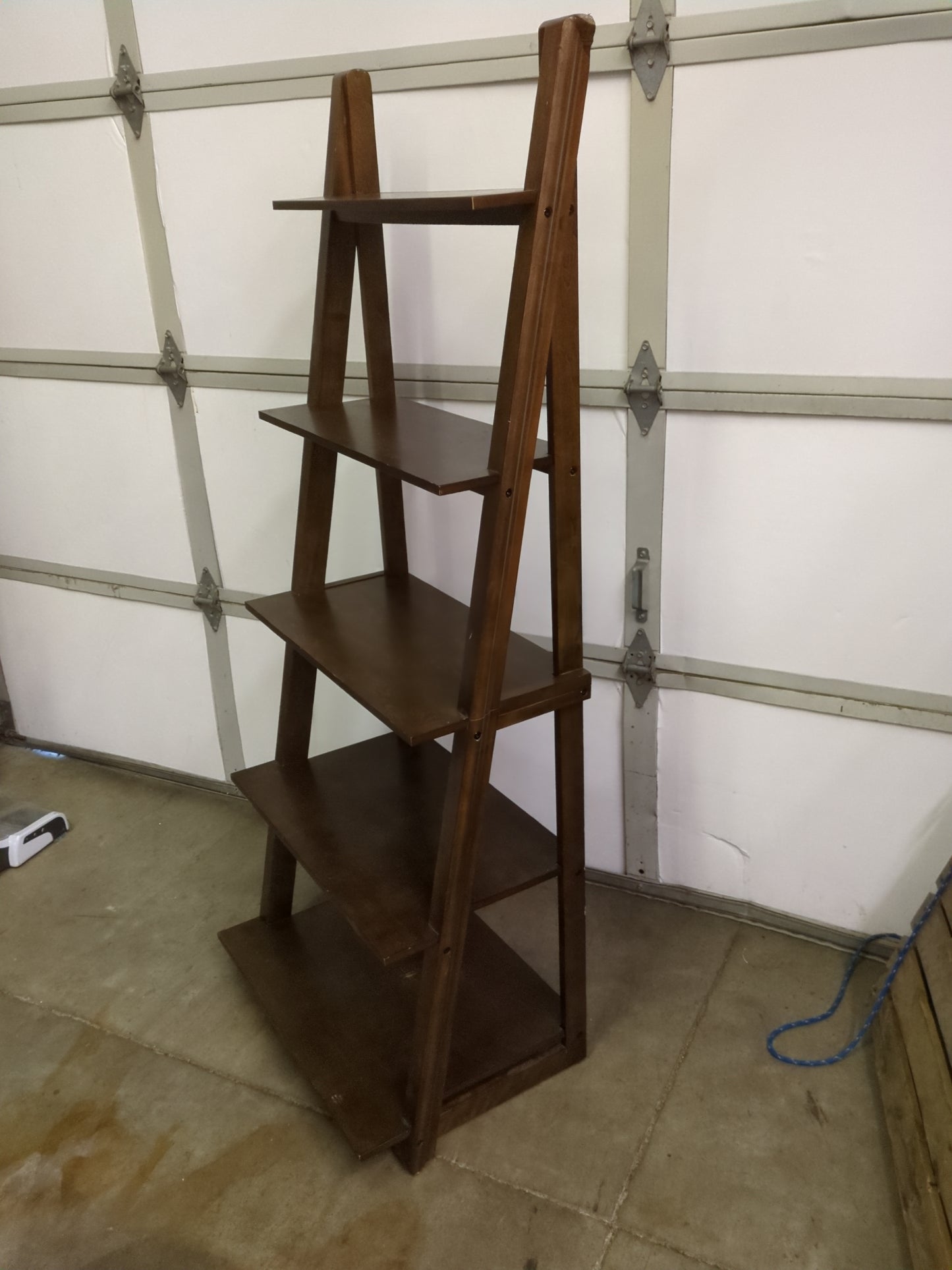 LADDER BOOKCASE - Retail $129