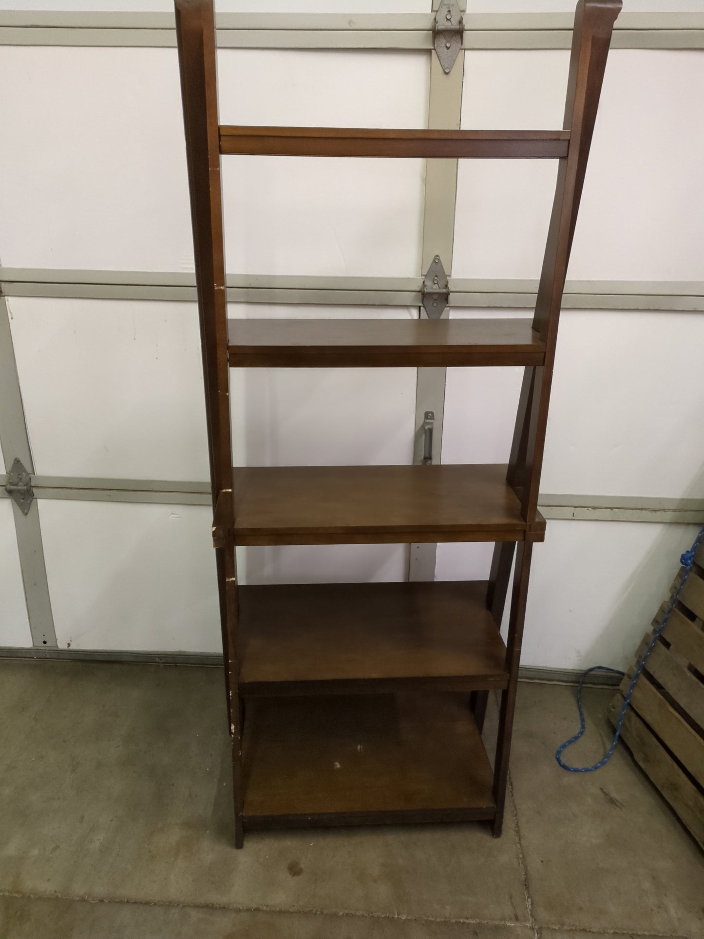 LADDER BOOKCASE - Retail $129