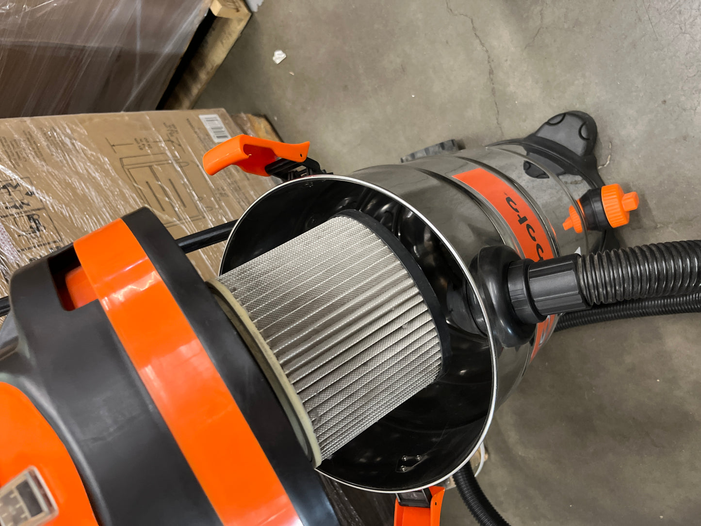 KUBOTA 12 GAL WET/DRY VAC - Retail $49