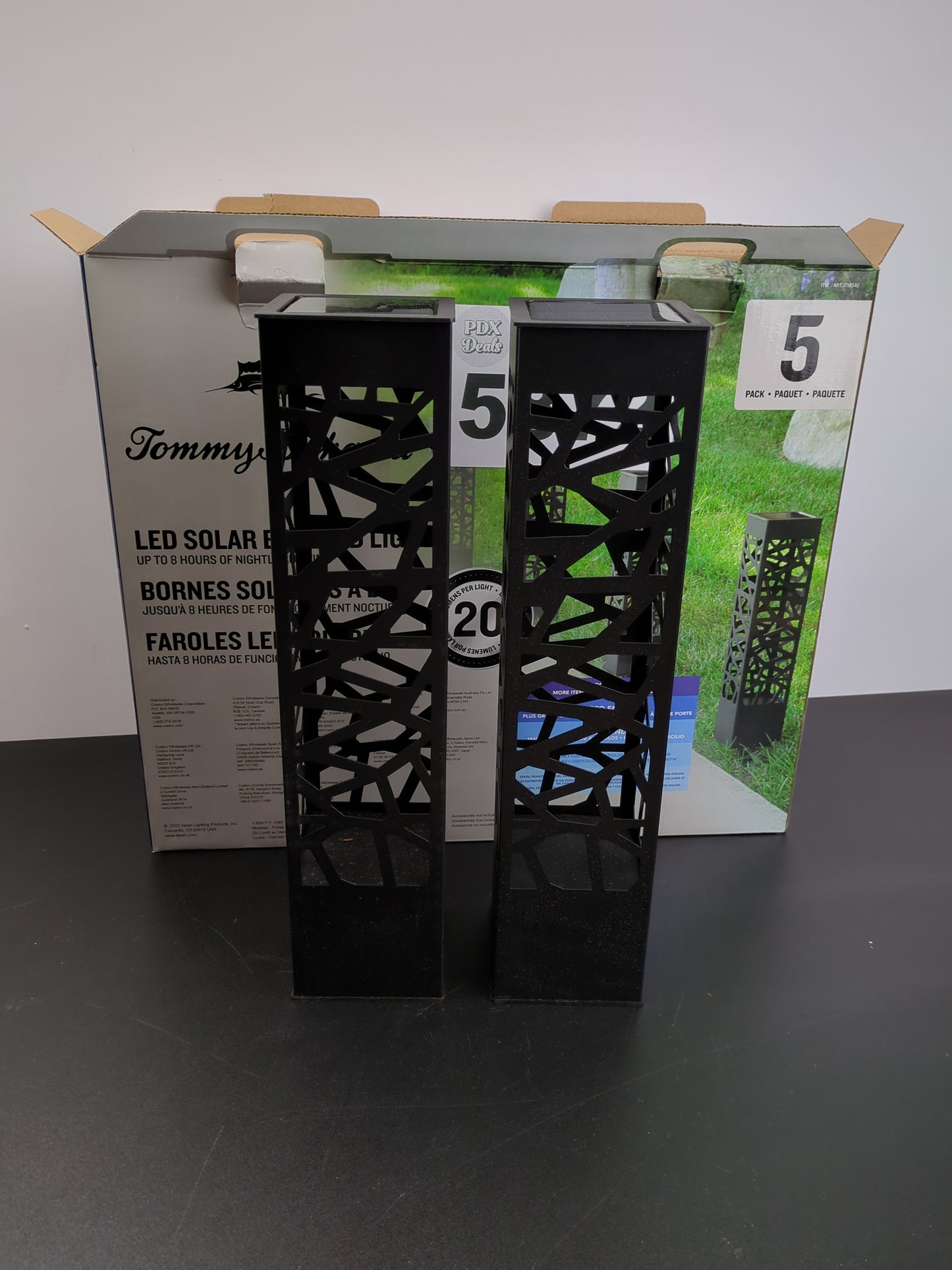 TOMMY BAHAMA SQUARE - Retail $39