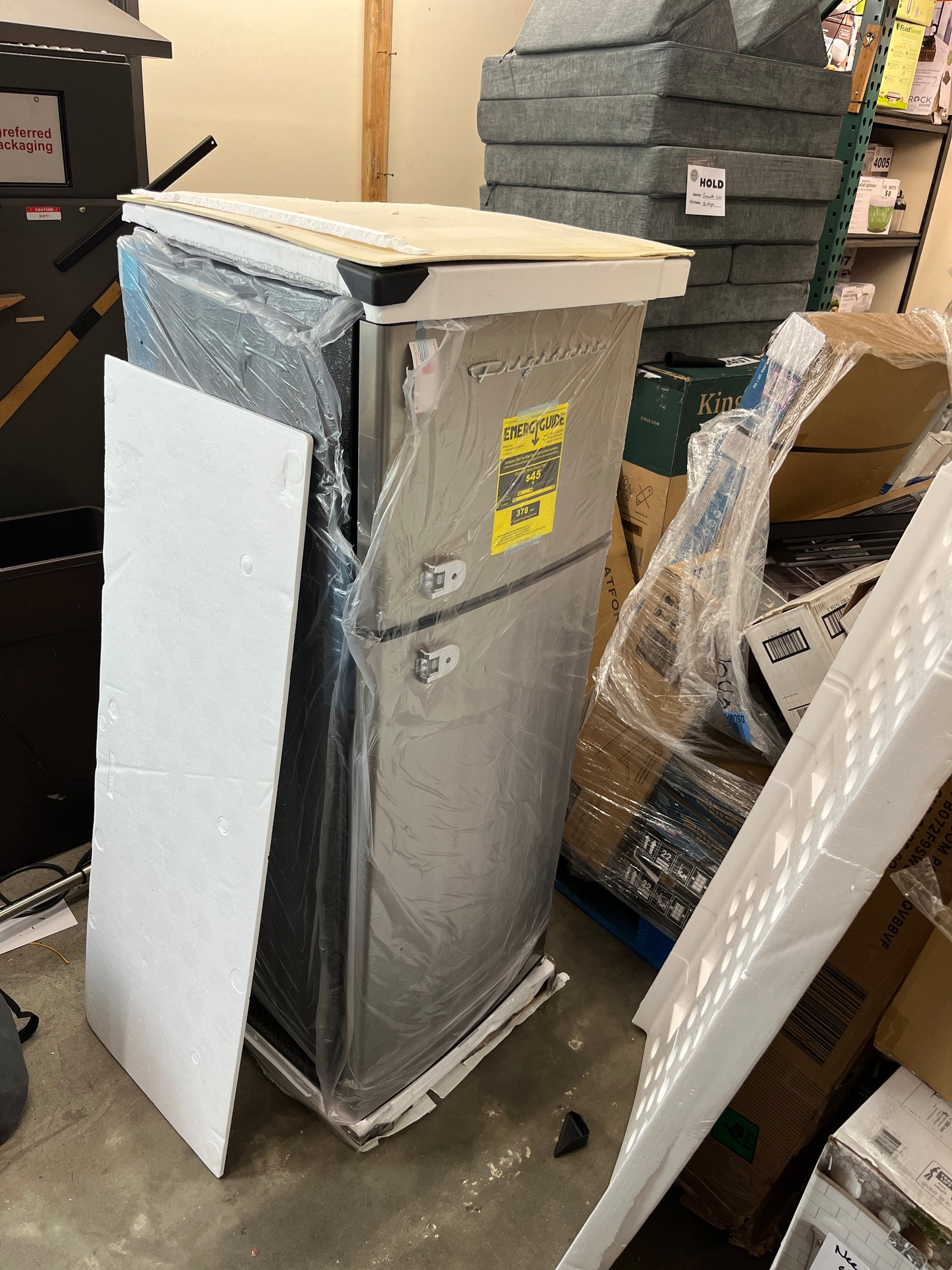 Frigidaire EFR751, 2 Door Apartment Size Refrigerator with Freezer, 7.5 cu ft, Platinum Series, Stainless Steel - Retail $359