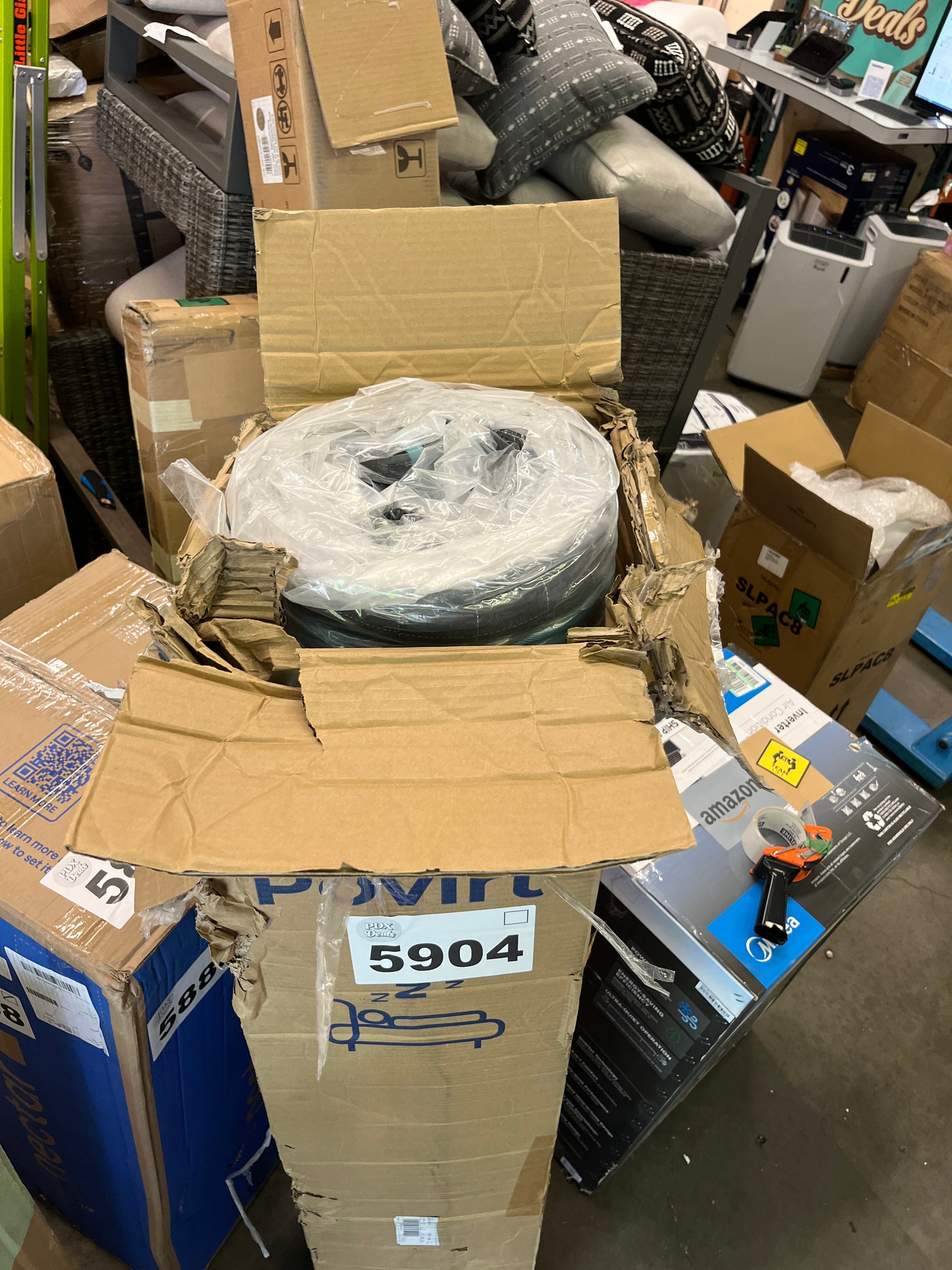 Povirt Queen Mattress, 12 Inch Hybrid Queen Size Mattress in a Box, Cool Memory Foam and Pocket Coils Innerspring Mattress for Pressure Relief & Motion Isolation, Medium Firm Feel - Retail $264