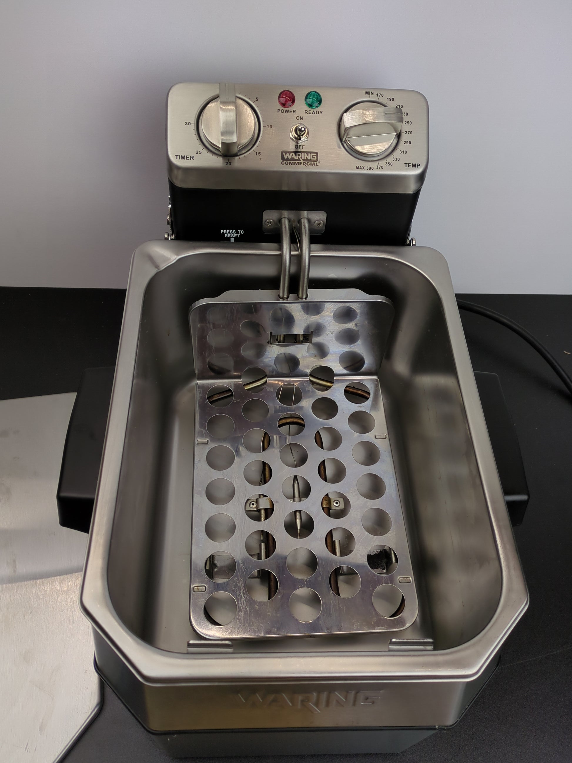 WARING 10LB DEEP FRYER - Retail $419