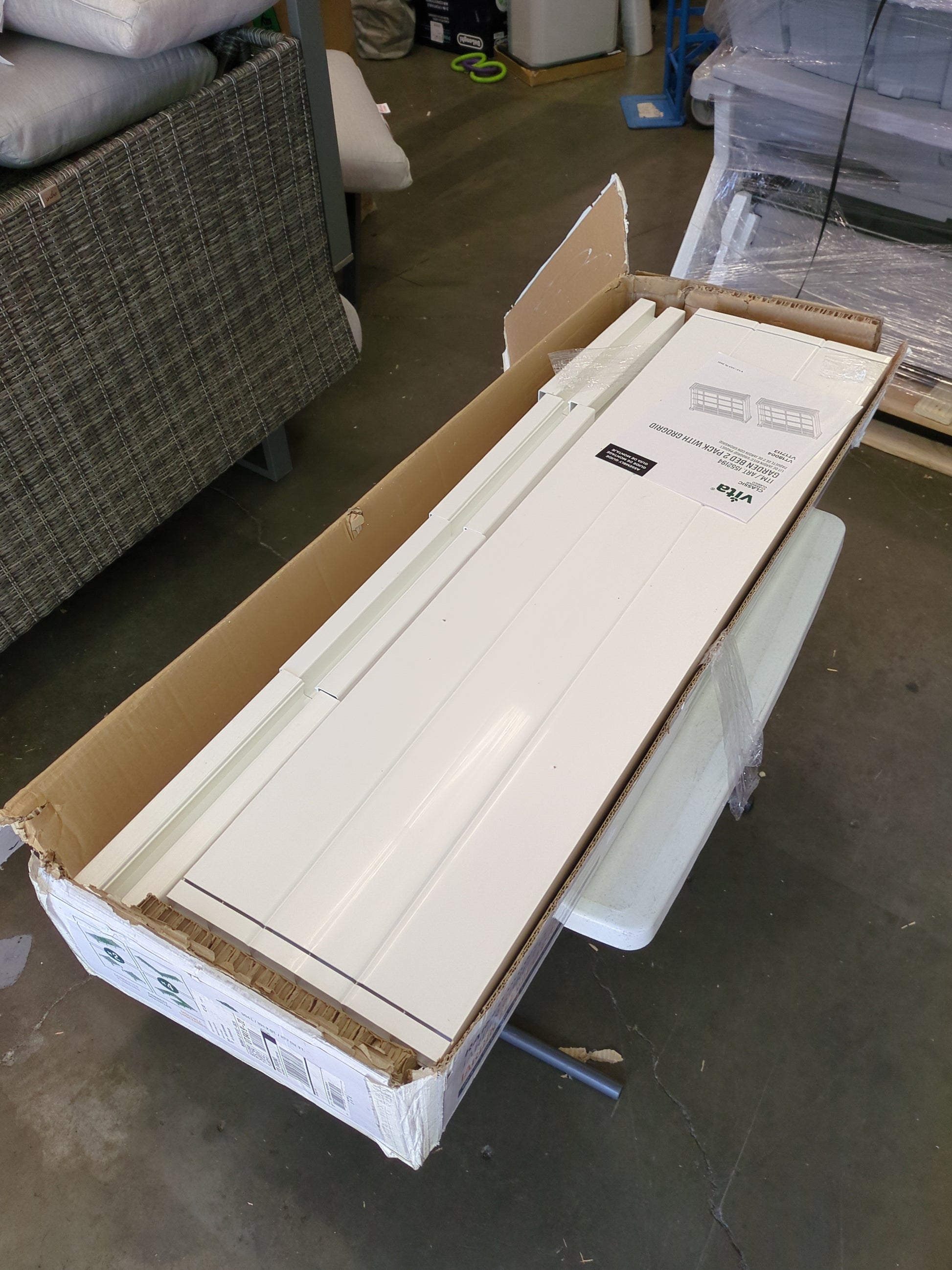 VITA WHITE VINYL GARDEN - Retail $89