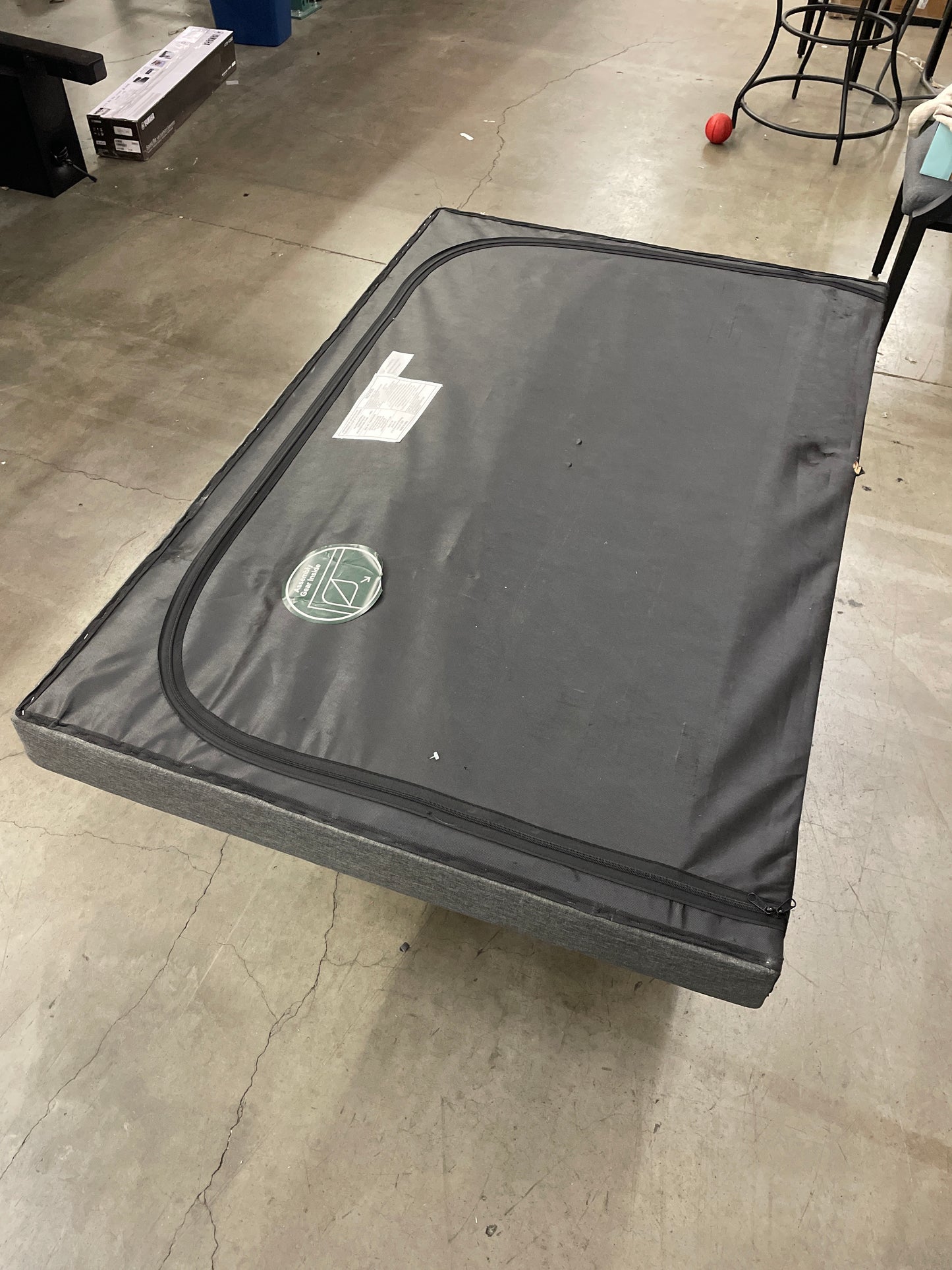 FULL - Blackstone by Zinus Upholstered Square Stitched Full Size Platform Bed