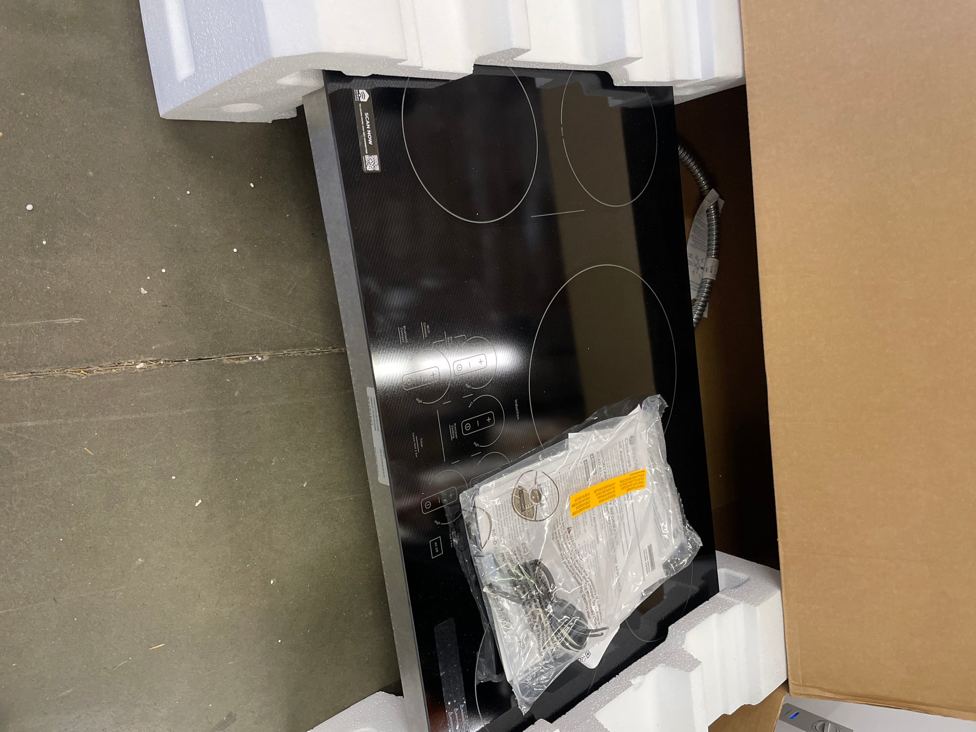 GE PHP9036DTBB COOKTOP - Retail $2099