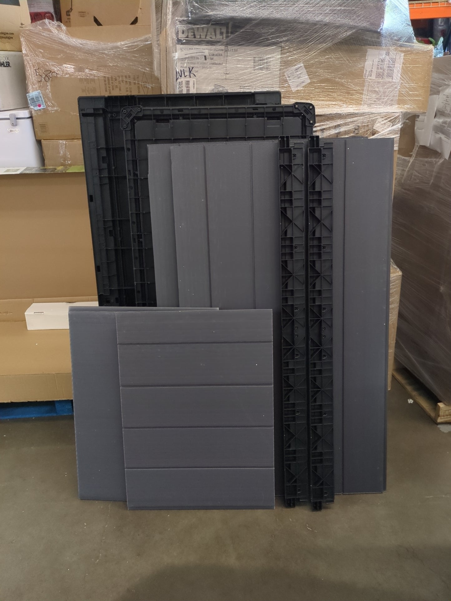 KETER CORTINA 200G DECK - Retail $269