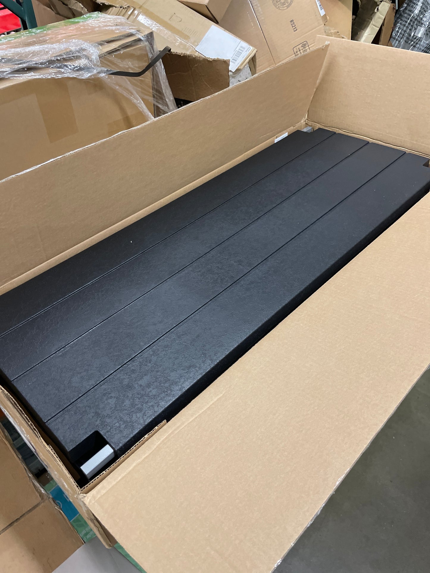 KETER DARWIN ELEVATED - Retail $129