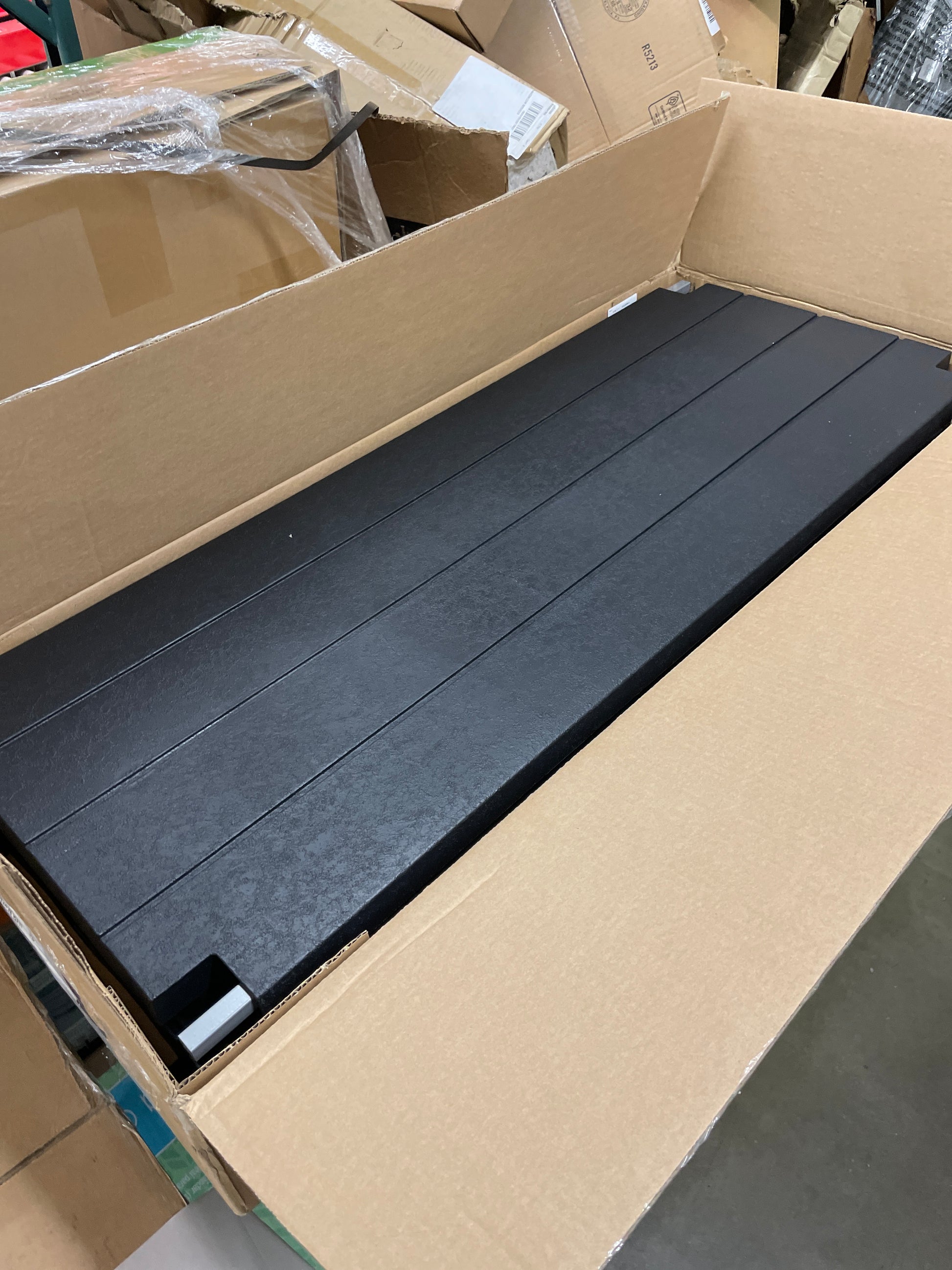 KETER DARWIN ELEVATED - Retail $129