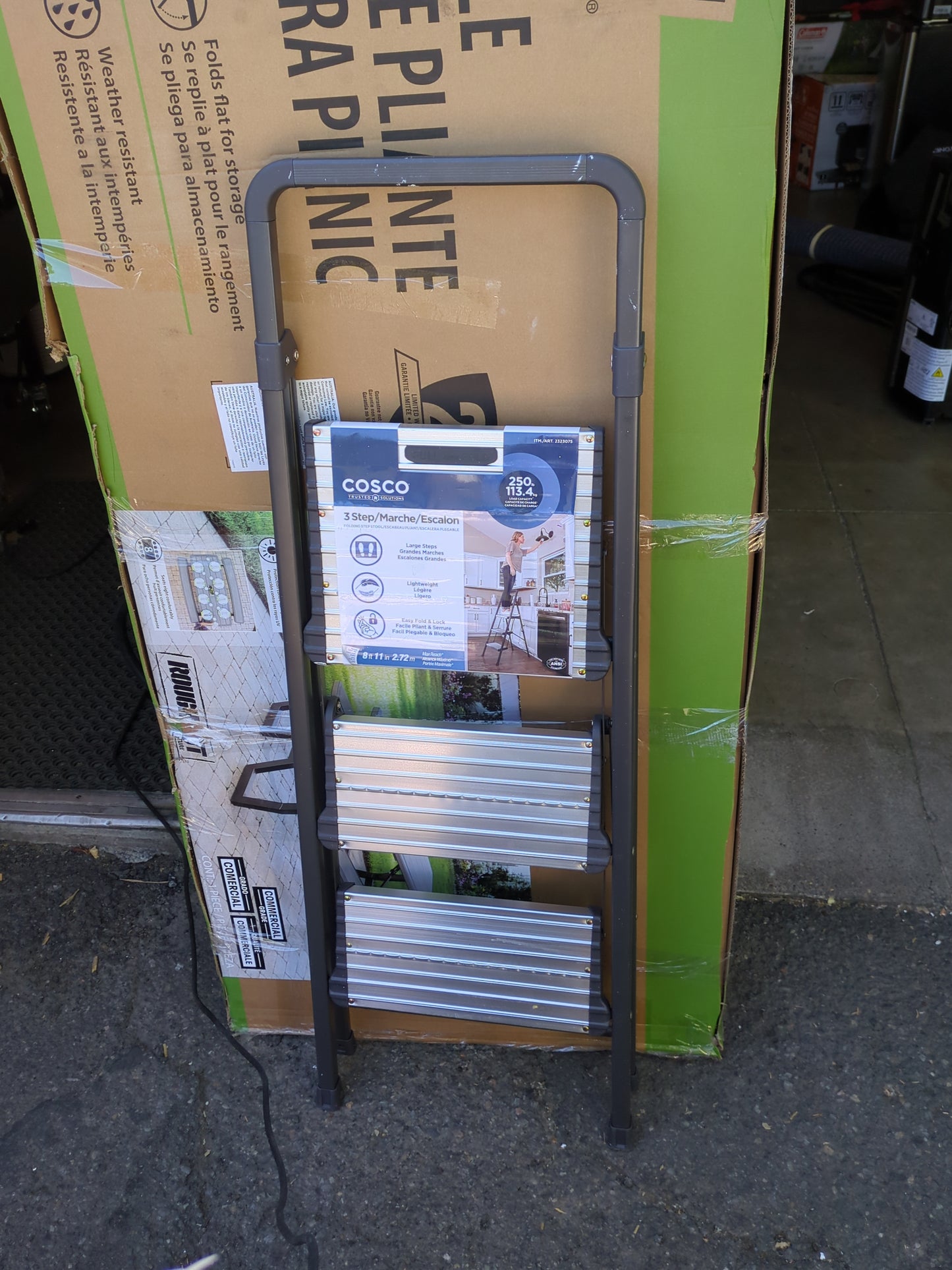 COSCO MODERN 3-STEP STOOL - Retail $29