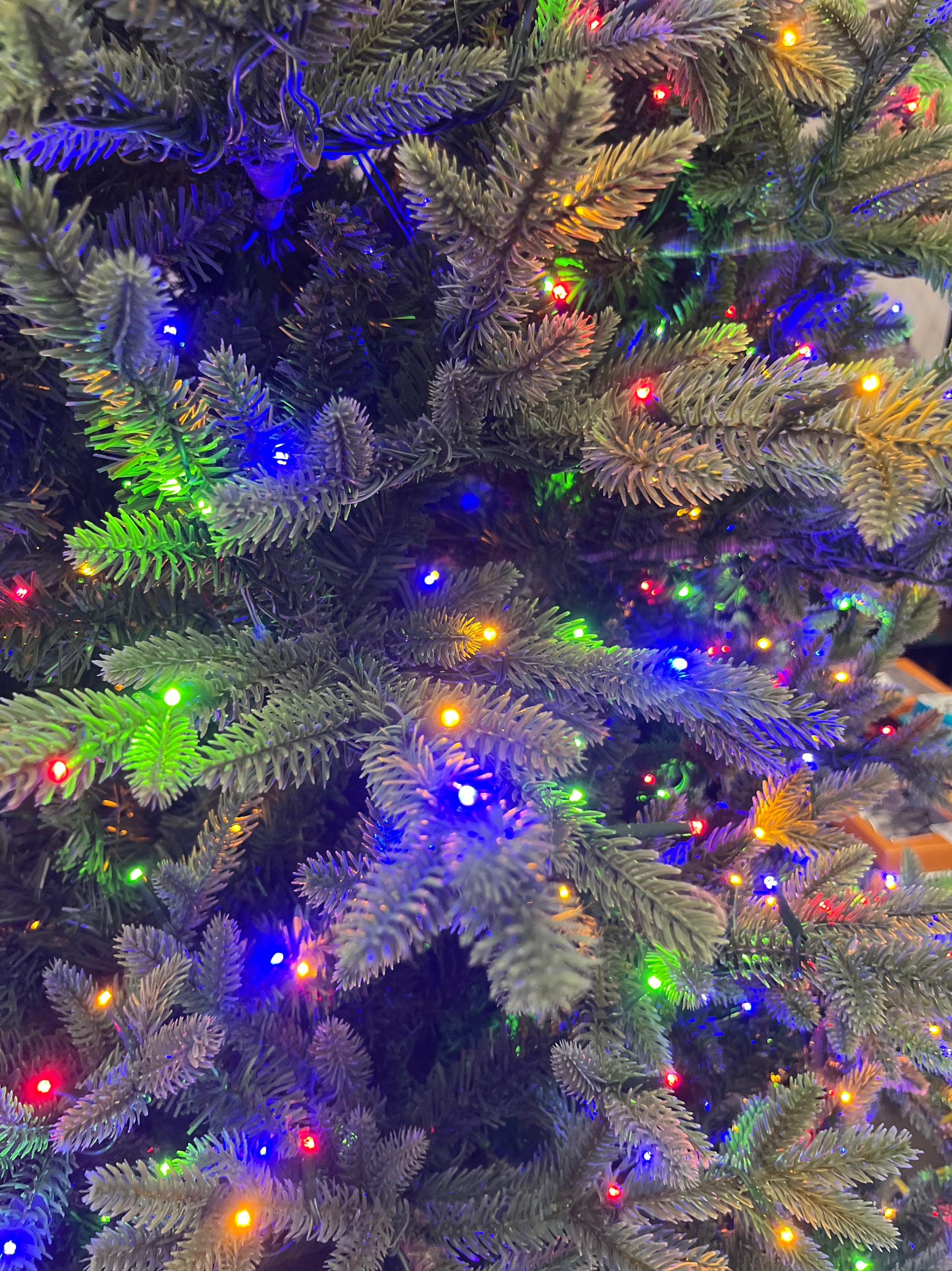 Costco - 9' Pre-lit Radiant Micro LED Artificial Christmas Tree - Retail $699