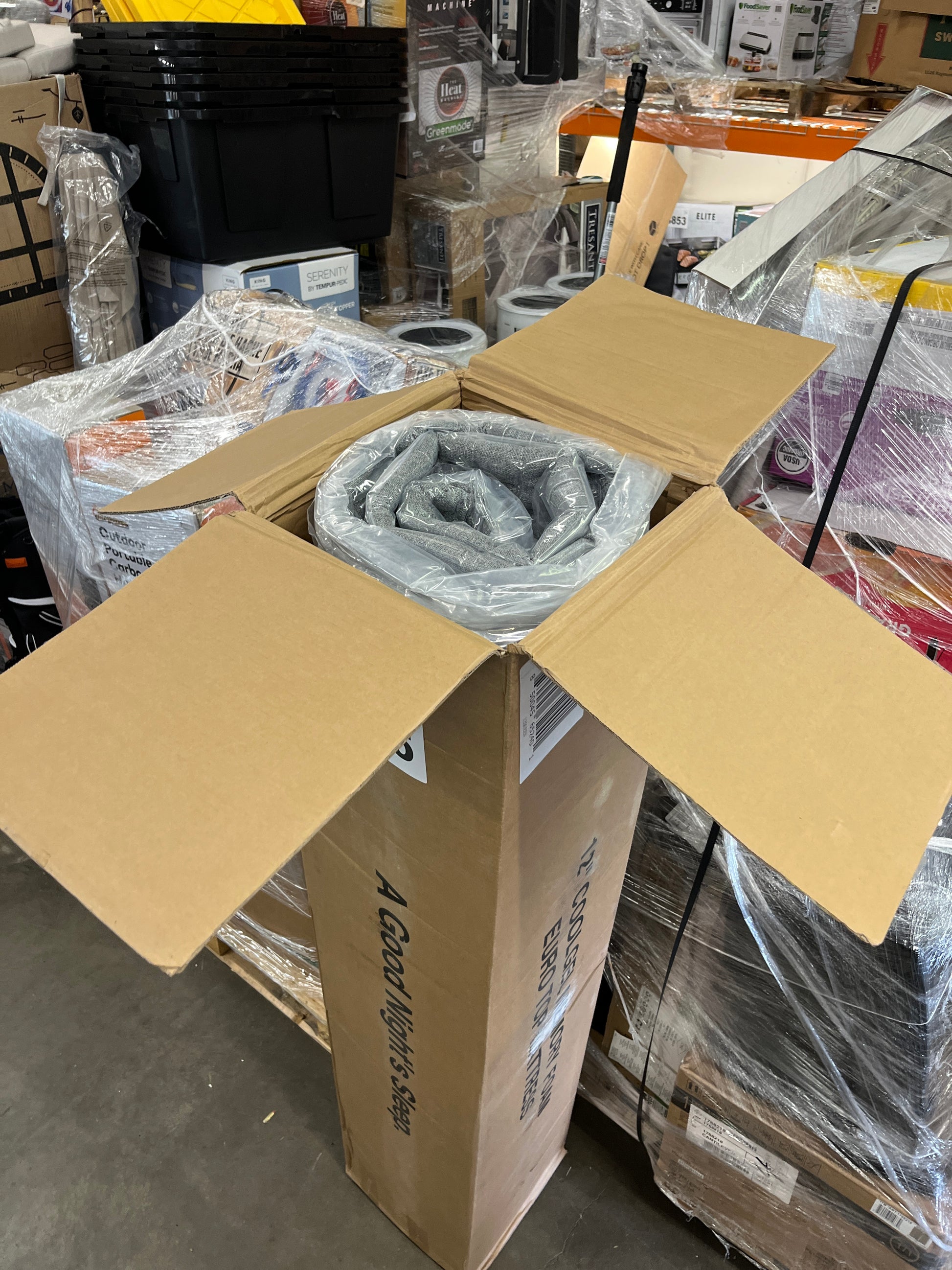 Queen Mattress, DIGLANT 12 Inch Cool Gel Memory Foam Hybrid Mattress, Euro Top Pocket Spring Mattress in a Box, Balance Support & Motion Isolation, Medium Feel Mattress, CertiPUR-US Certified - Retail $448