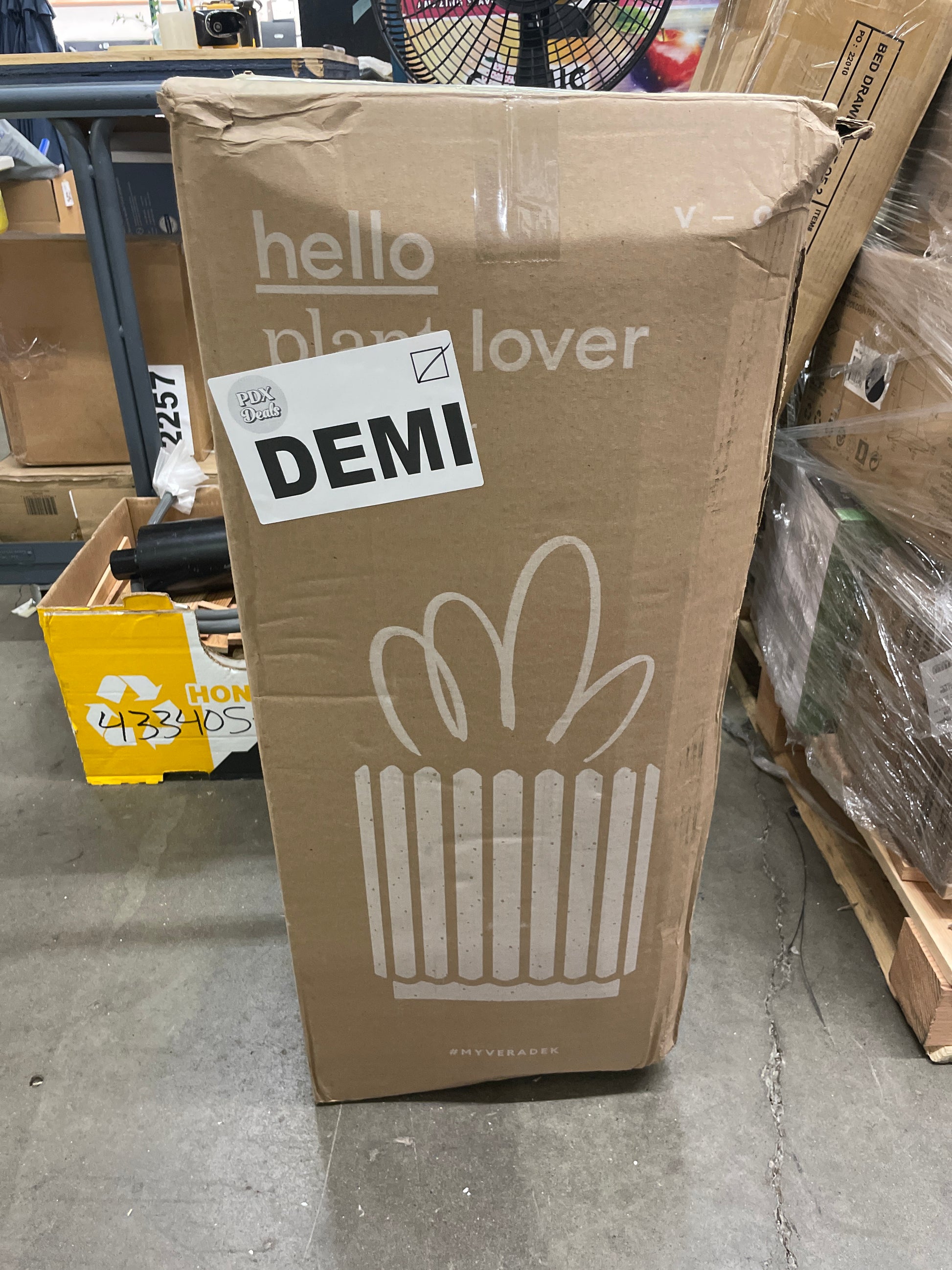 VERADEK CAPRI PLANTER + - Retail $99