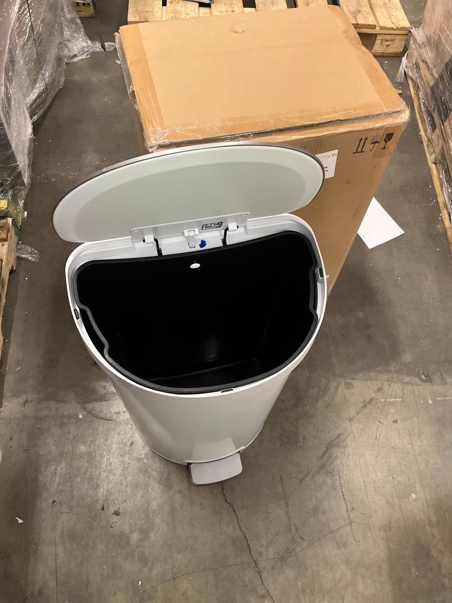 KOHLER 45L SEMI-ROUND - Retail $89