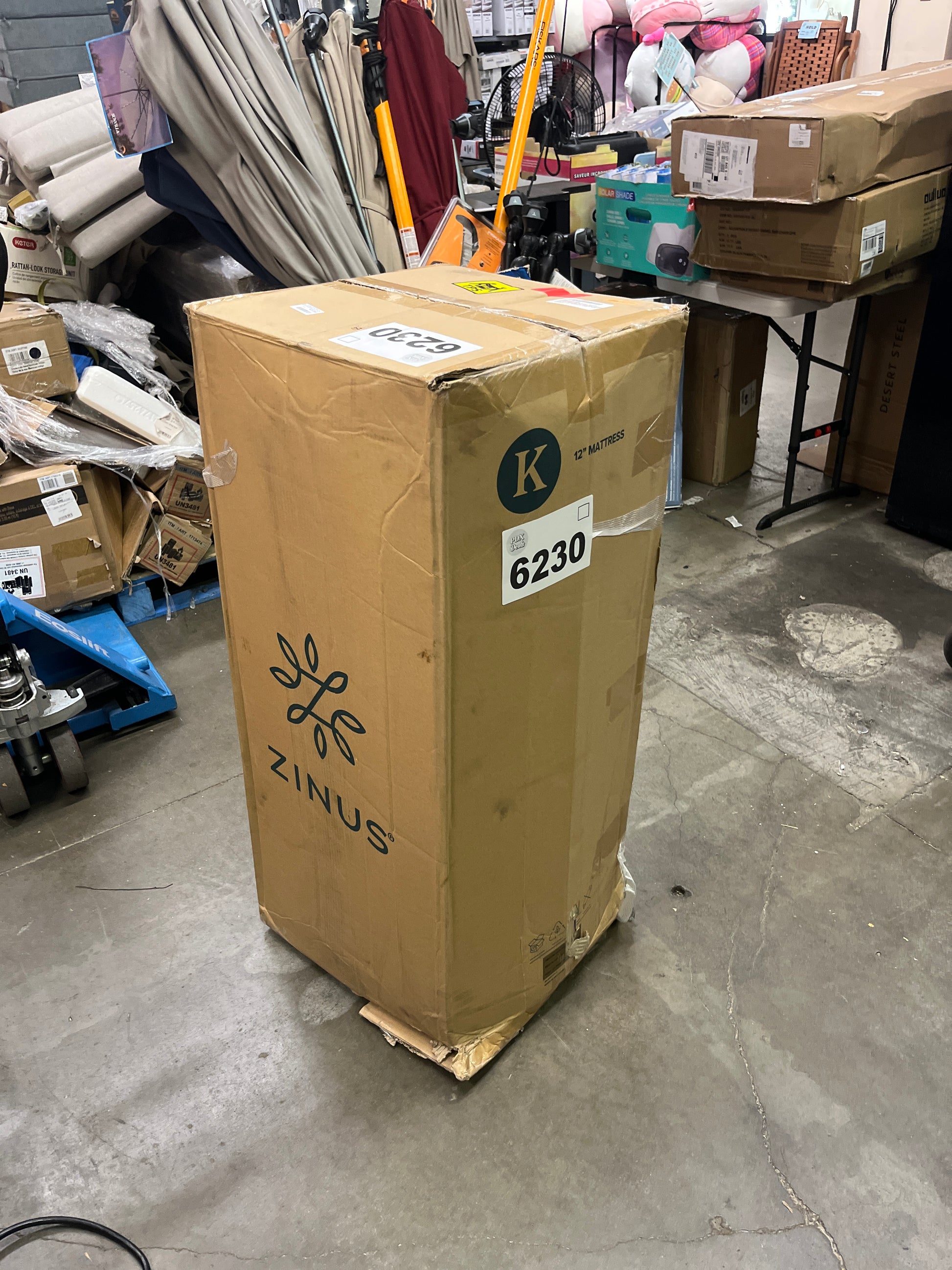 ZINUS 12 Inch Cooling Comfort Hybrid Mattress [New Version], King, Fiberglass free, Medium Firm Feel, Motion Isolation, Certified Safe Foams & Fabric, Mattress in A Box - Retail $372