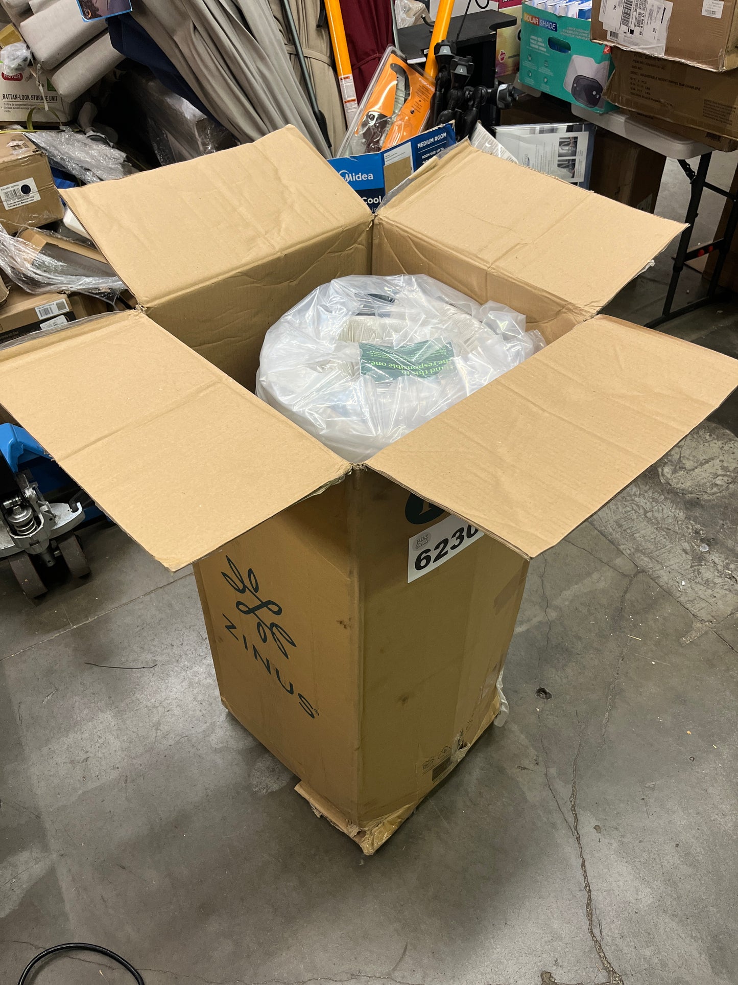 ZINUS 12 Inch Cooling Comfort Hybrid Mattress [New Version], King, Fiberglass free, Medium Firm Feel, Motion Isolation, Certified Safe Foams & Fabric, Mattress in A Box - Retail $372