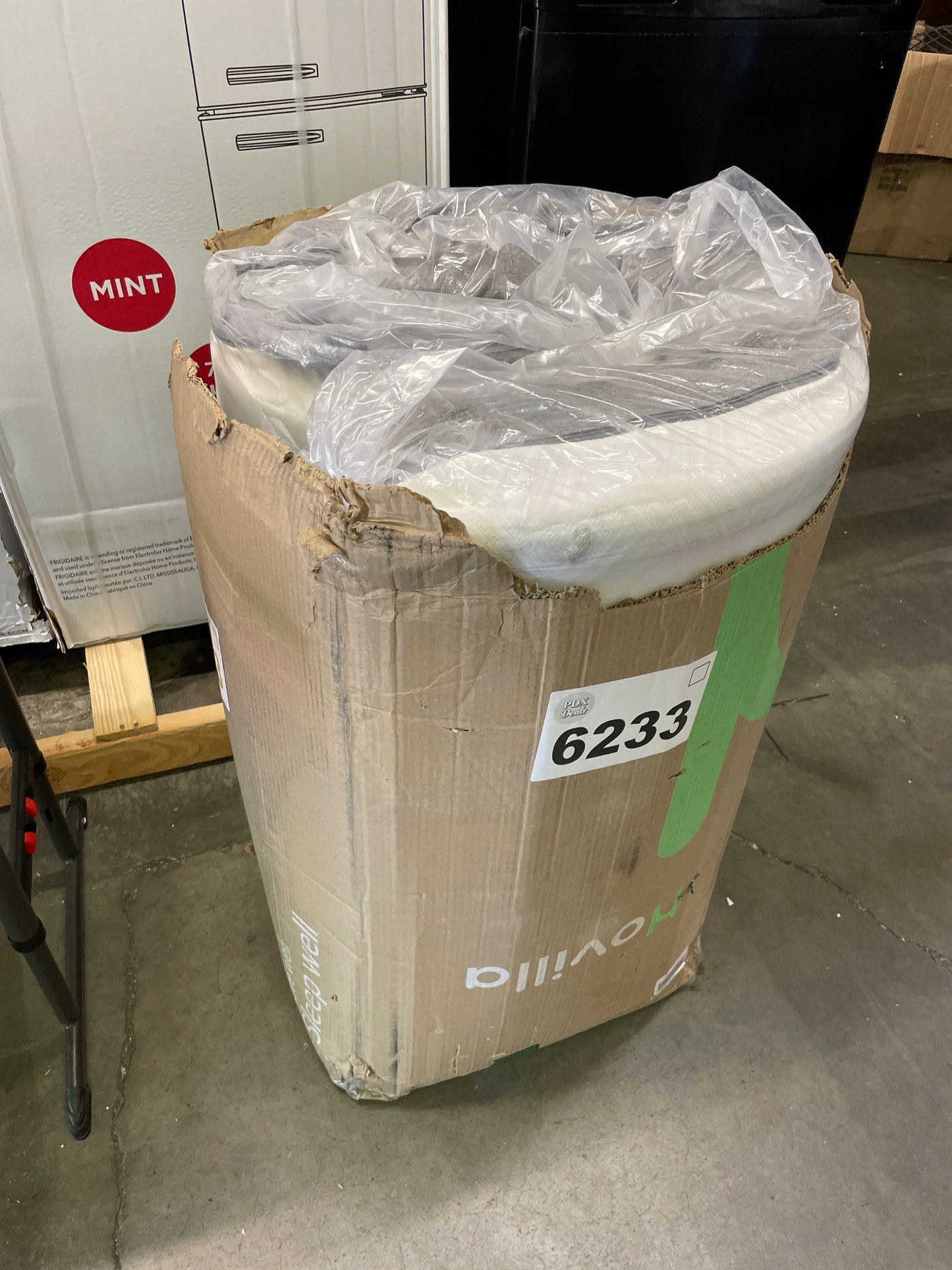 Novilla Queen Mattress, 10 Inch Gel Memory Foam Queen Size Mattress for Cool Night & Pressure Relief, Medium Plush Bed Mattresses, Bliss - Retail $316