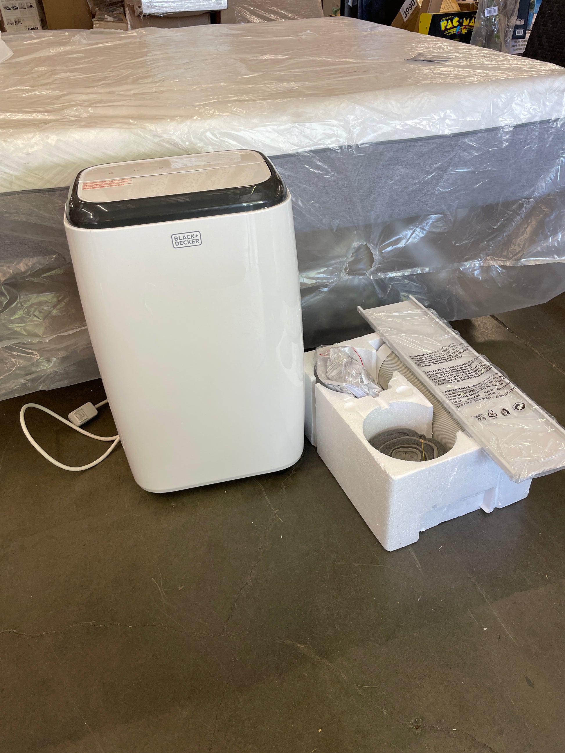 BLACK+DECKER Portable Air Conditioner with Remote Control, 8,000 BTU, Cools up to 150 Square Feet, White, BPP05WTB - Retail $278