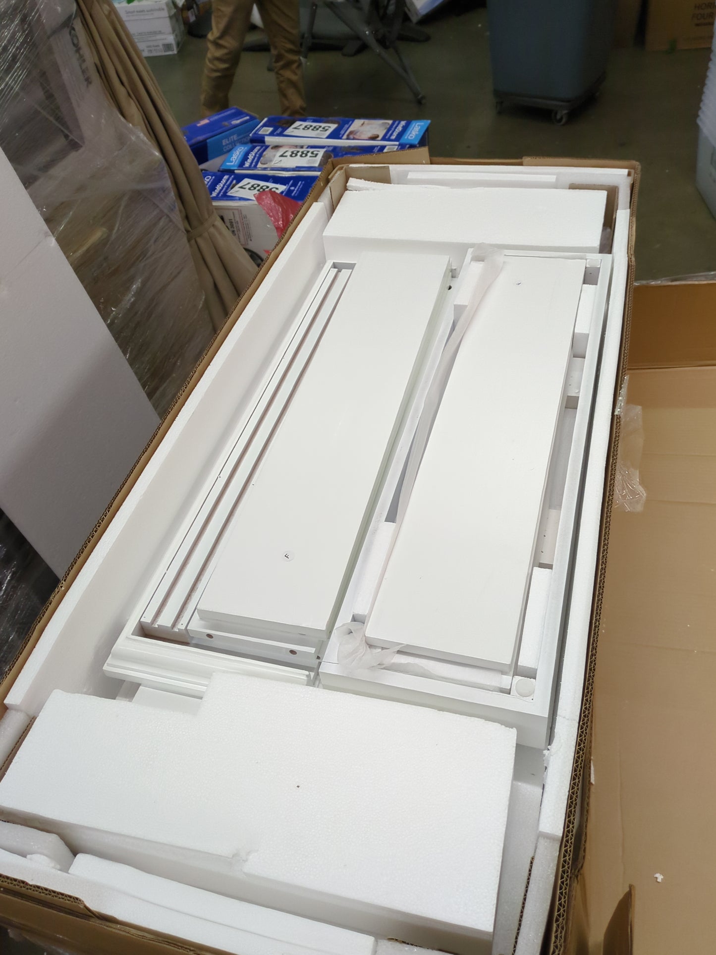 Furniture HotSpot Sliding Door Media Cabinet - White - Retail $249