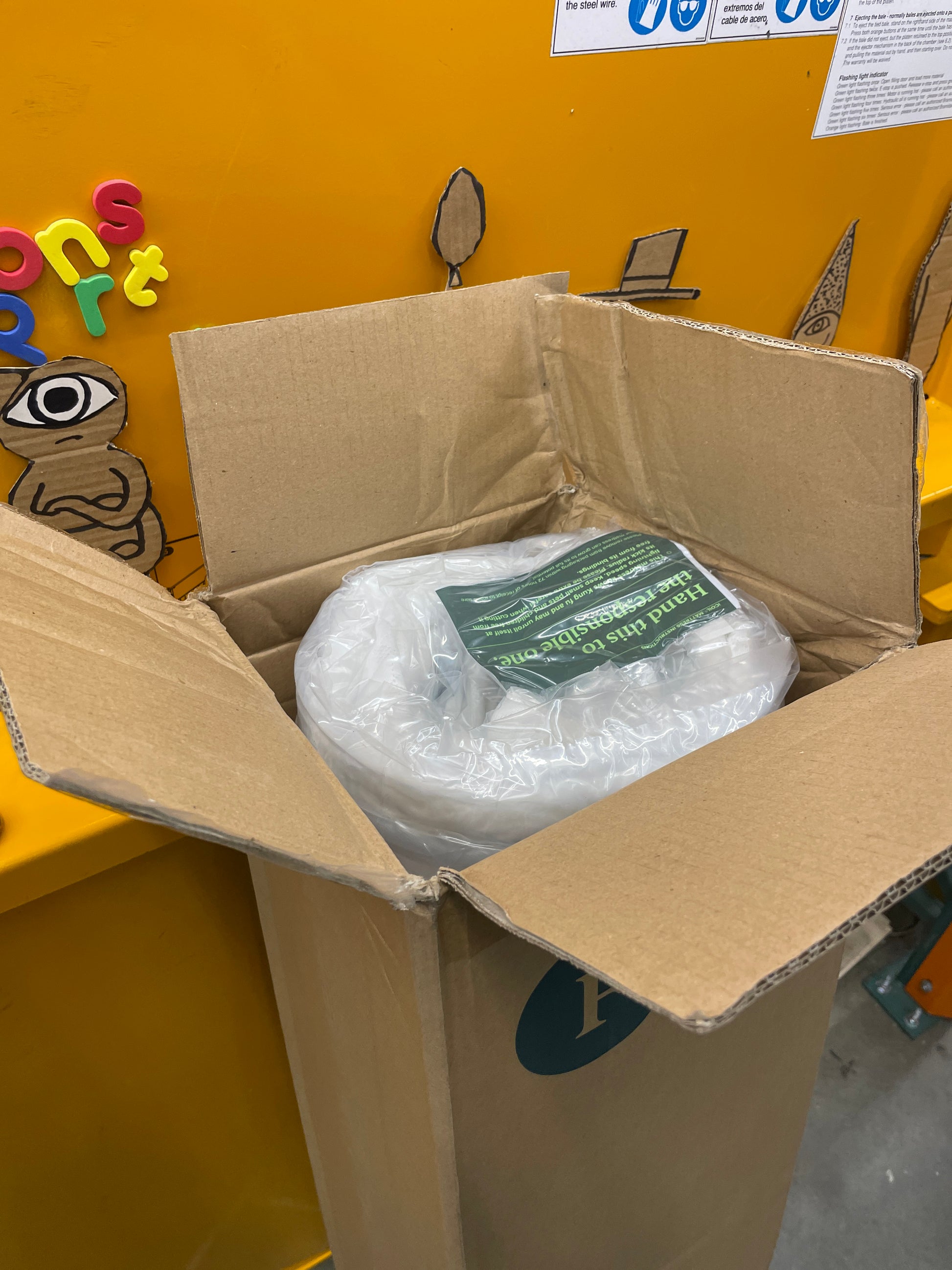 ZINUS 6 Inch Foam and Spring Hybrid Mattress [New Version], Full, Fiberglass free, Medium Firmness, Durable Support, Certified Safe Foams & Fabric, Mattress in A Box - Retail $119