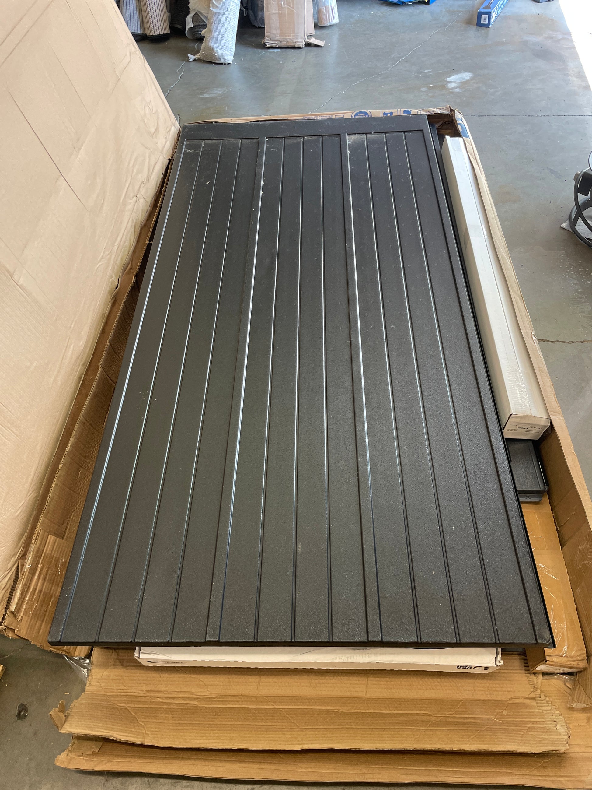 SUNCAST 10'X7' BARNDOOR - Retail $1499