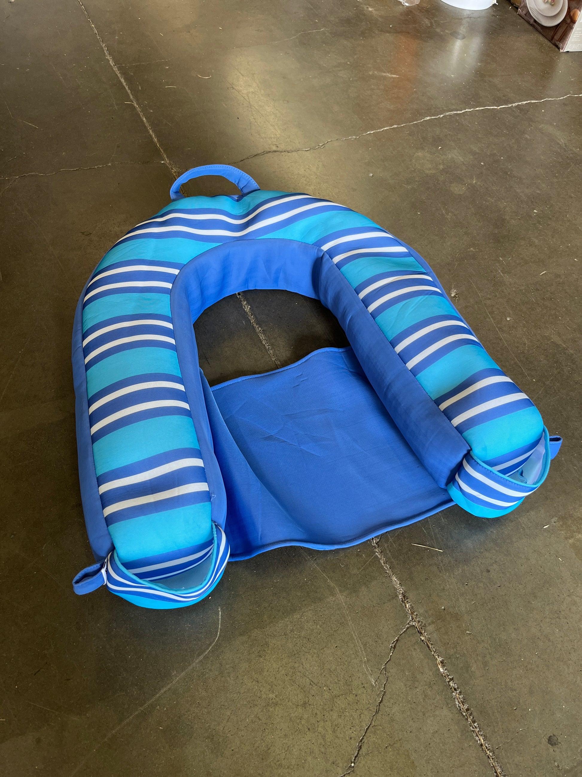BIG JOE NOODLE SLINGCHAIR - Retail $49