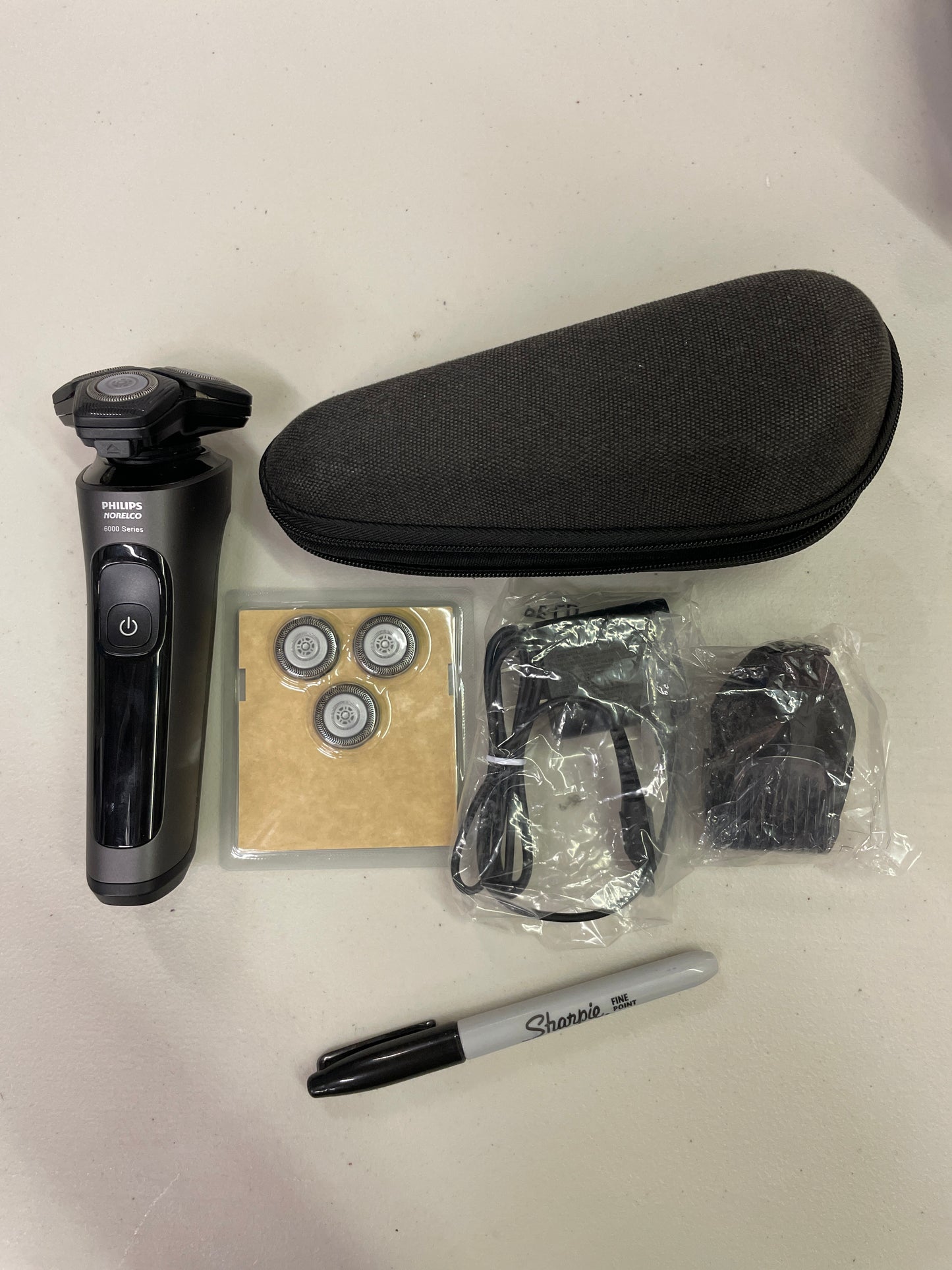 NORELCO S6600 RAZOR - Retail $89