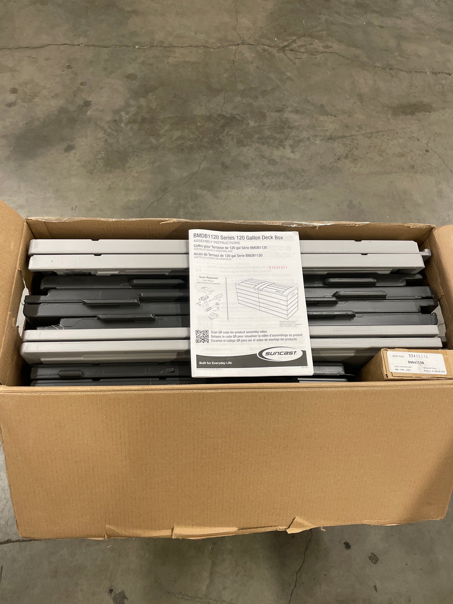 NEW - Suncast 120 Gallon Split Lid Extra Large Deck Box - Retail $160