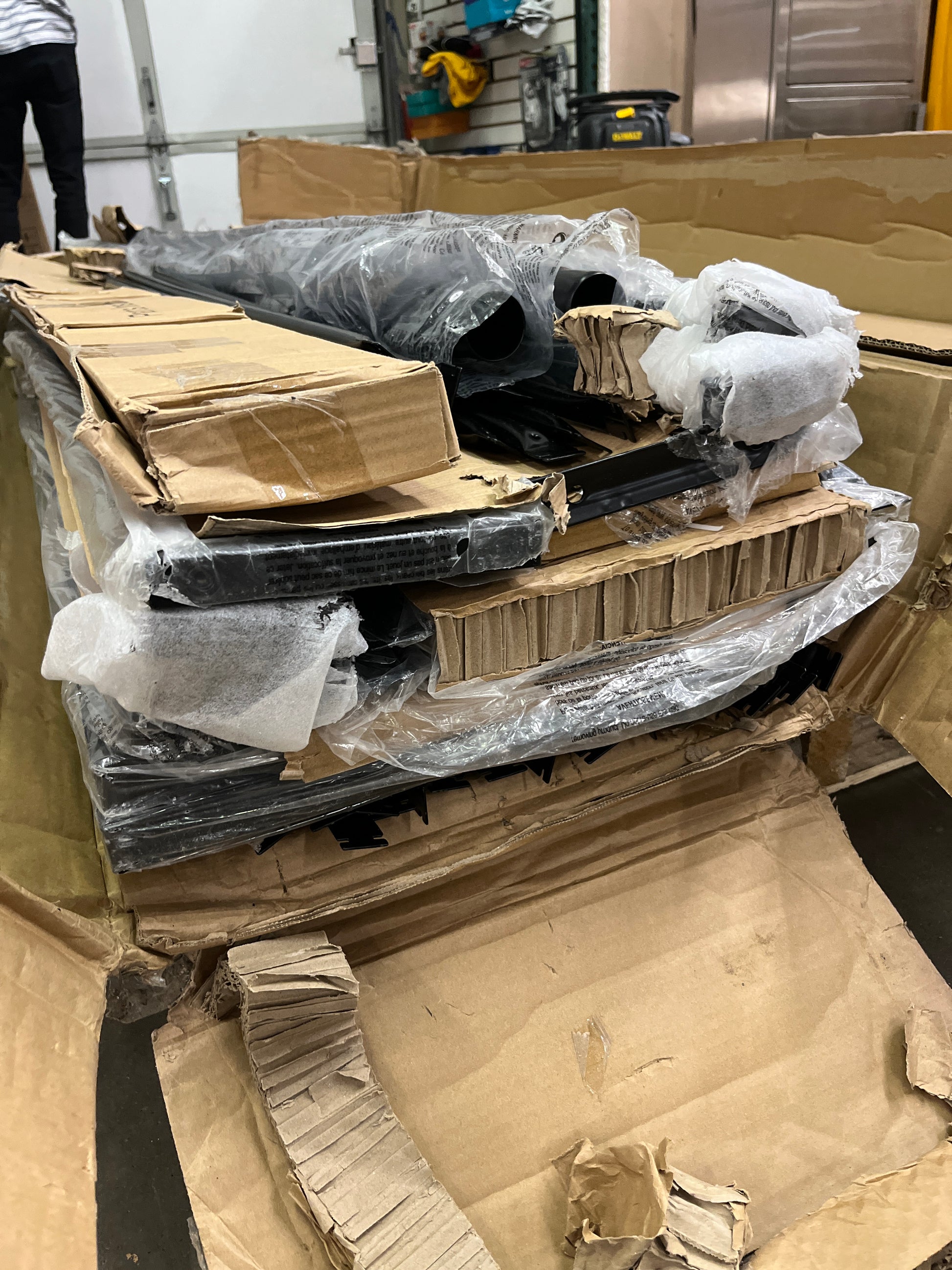 DHP Sammie Twin over Futon Metal Bunk Bed, Black - Retail $268