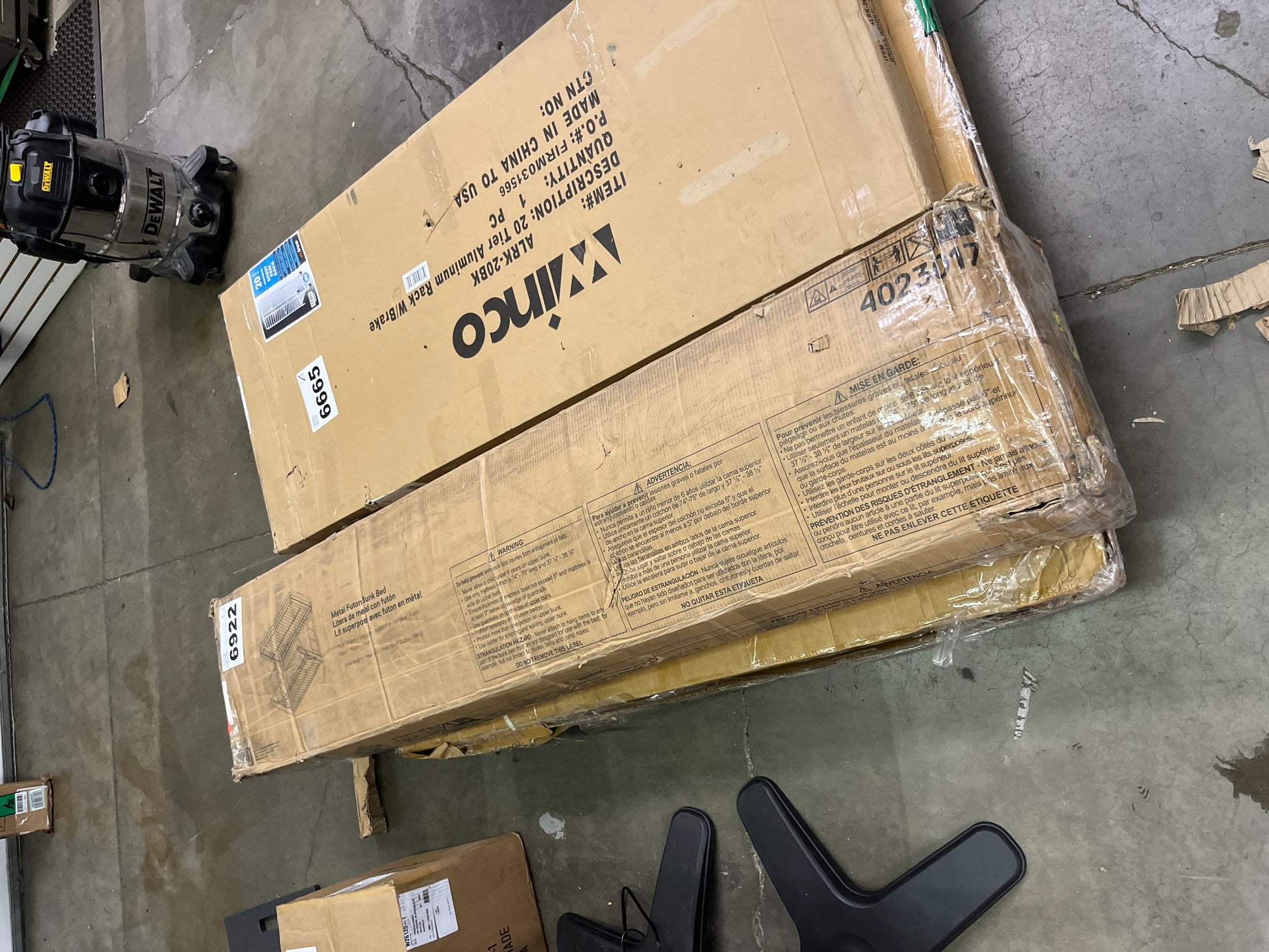 DHP Sammie Twin over Futon Metal Bunk Bed, Black - Retail $268