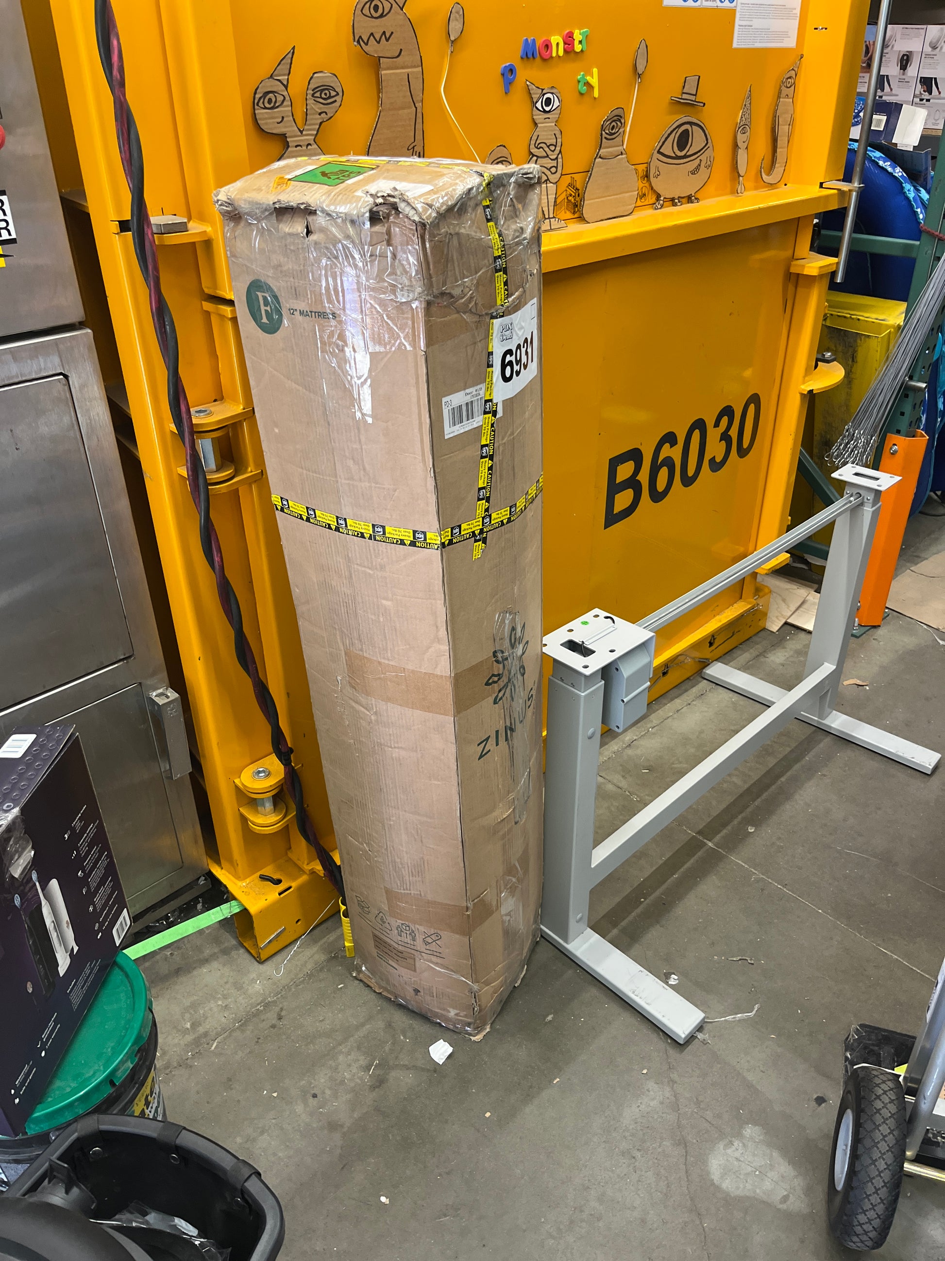 ZINUS 12 Inch Green Tea Cooling Memory Foam Mattress [New Version], Full, Fiberglass Free, Medium Firmness, Cooling Gel Foam, Certified Safe Foams & Fabric, Mattress in A Box - Retail $234