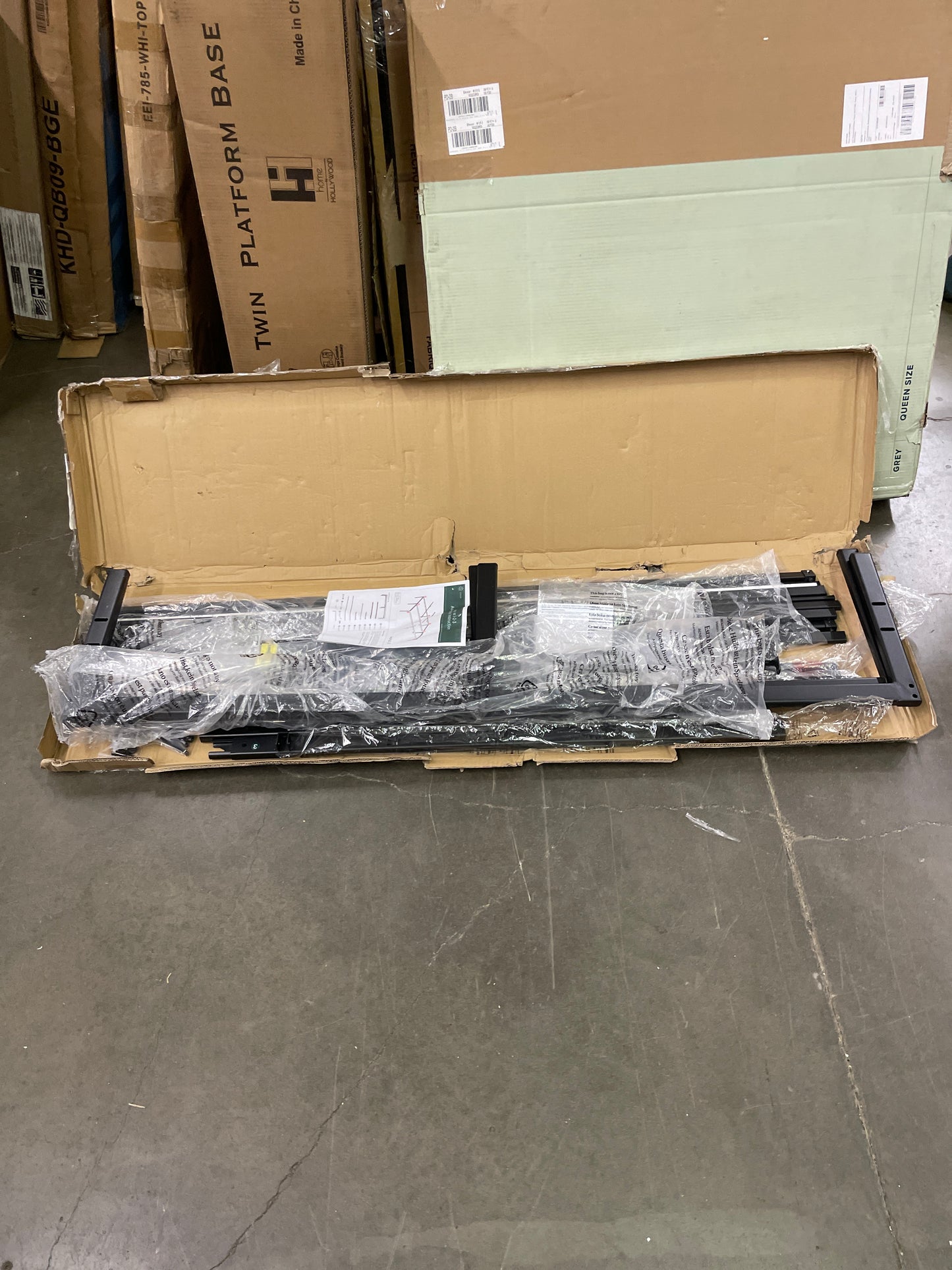 Zinus Yelena 14 Inch Classic Metal Platform Bed Frame with Steel Slat Support / Mattress Foundation, Queen,AZ-MPSC-14Q,Black - Retail $107