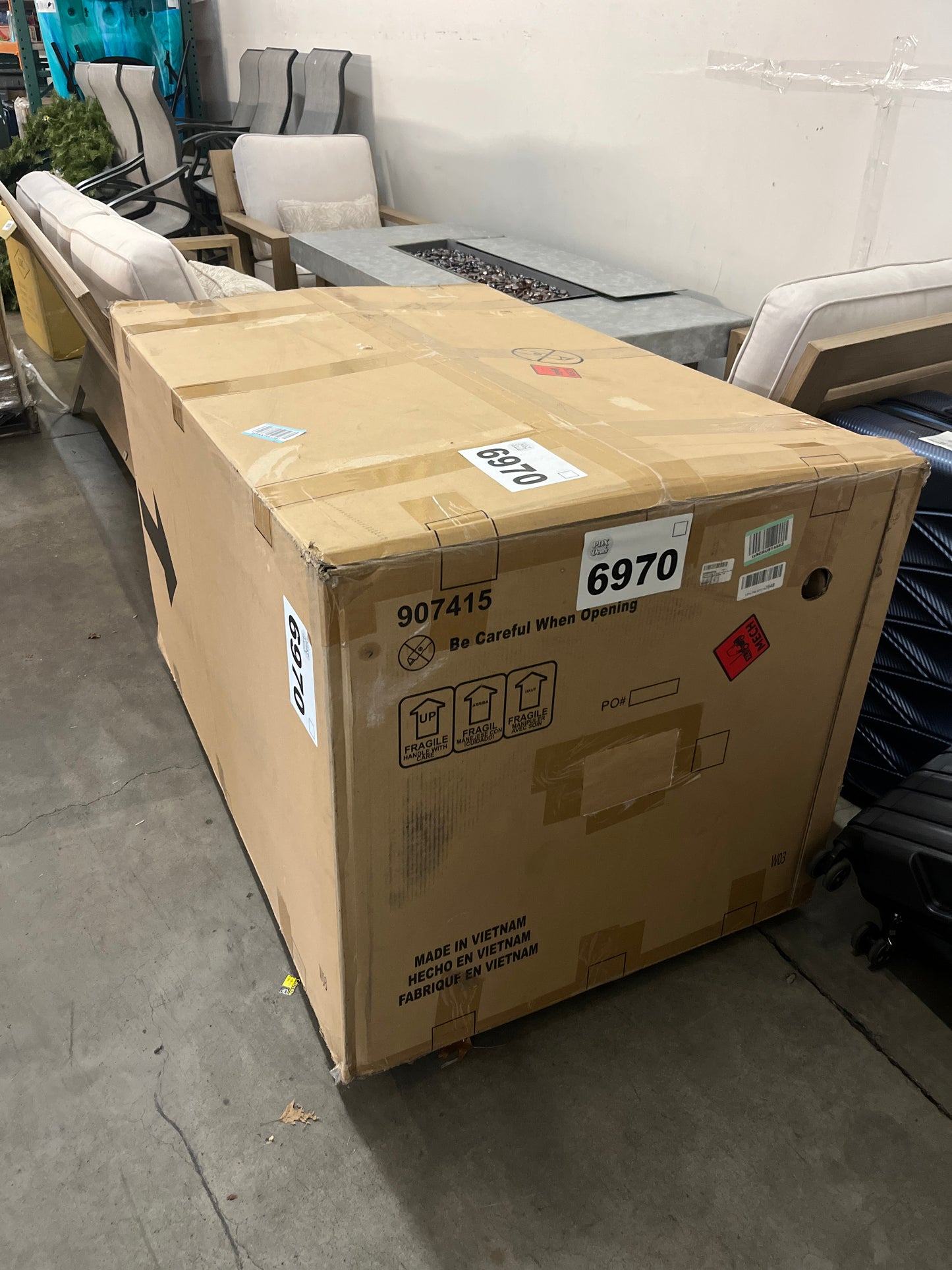 Like NEW - Costco - CORE 6-Person Lighted Dome Tent - Retail $115