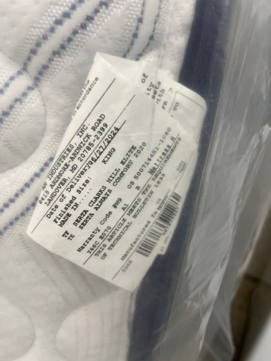 NEW - Flash Furniture Madelyn Folding Card Table - Gray | Portable Square Table with Collapsible Legs,Grey - Retail $58