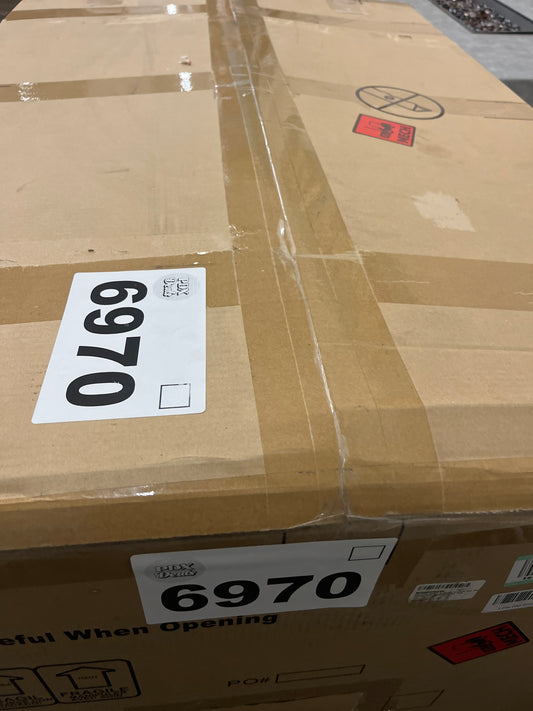 Like NEW - Costco - CORE 6-Person Lighted Dome Tent - Retail $115