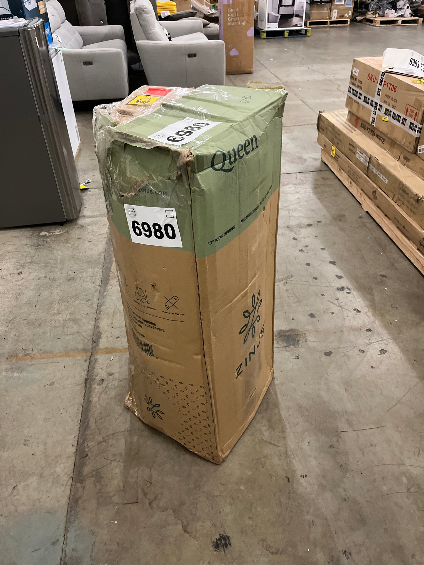 NEW - ZINUS QUEEN 13 Inch Euro Top Pocket Spring Hybrid Mattress, Queen, Pressure Relief, Pocket Innersprings for Motion Isolation, Mattress in A Box - Retail $388