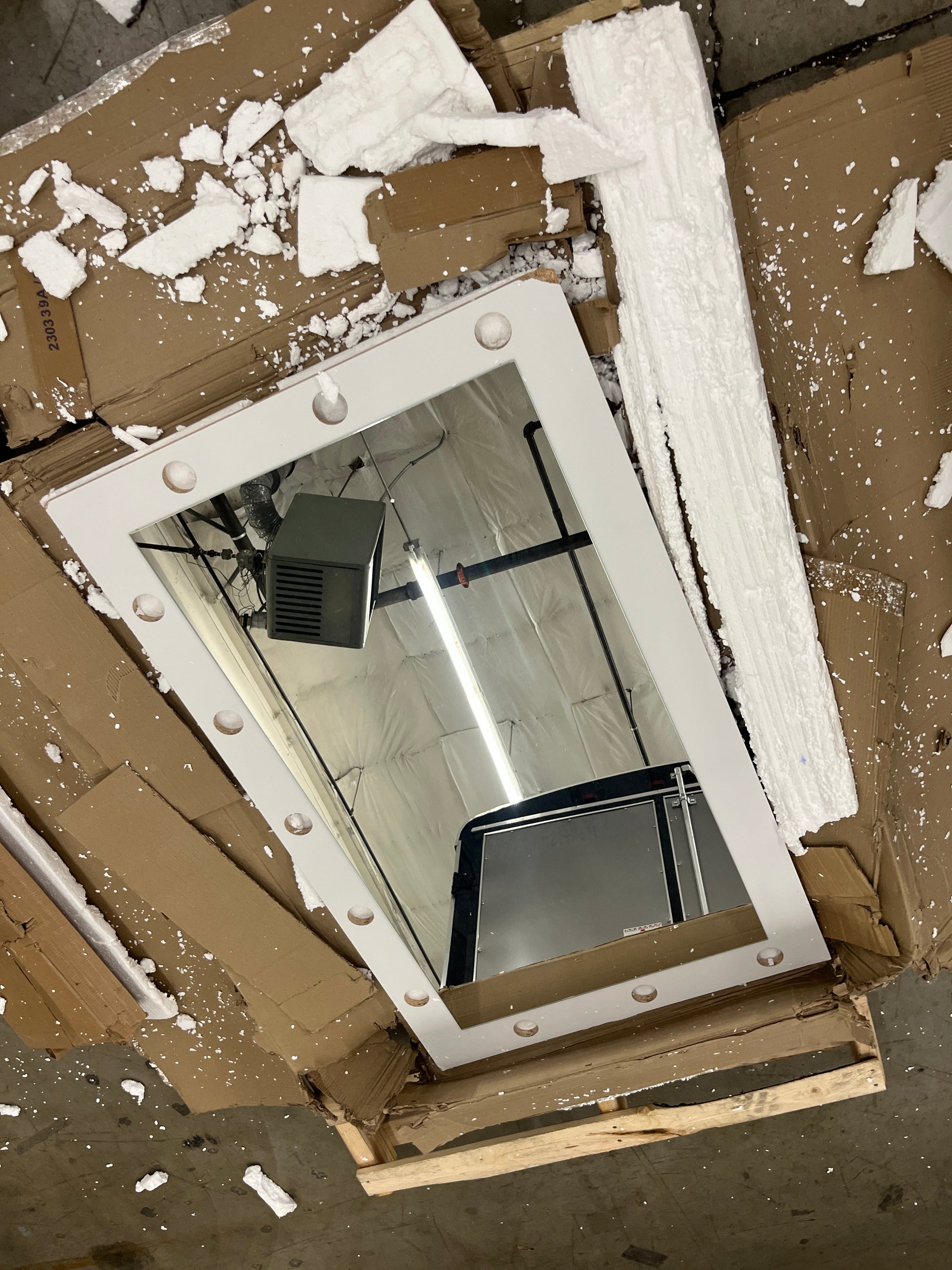 Boahaus Alana White Makeup Vanity Desk with Mirror and Lights, Crystal Knobs, 5 Drawers for Ample Storage, Glas Top, Elegant White Dressing Table with Mirror for Bedroom - Retail $254