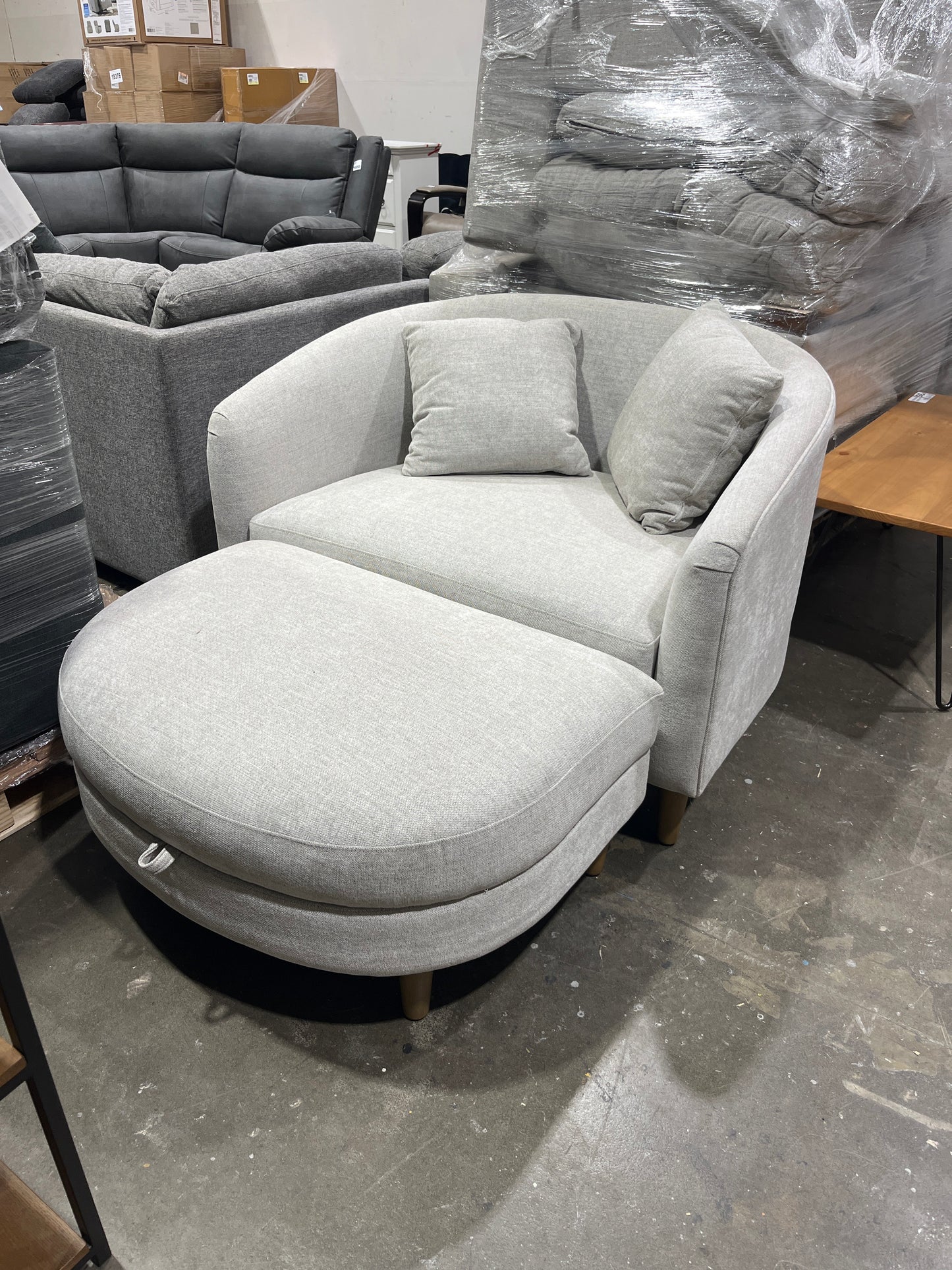 Thomasville Dillard Accent Chair with Storage Ottoman