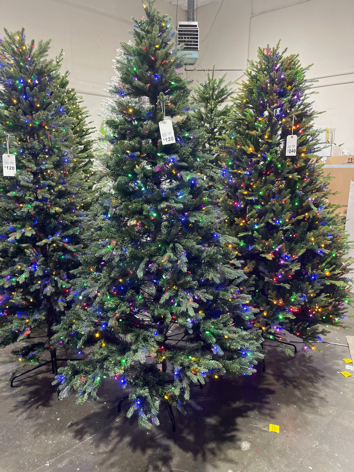 7.5 ft. Nostalgic Noble Fir LED Pre-Lit Christmas Tree T18