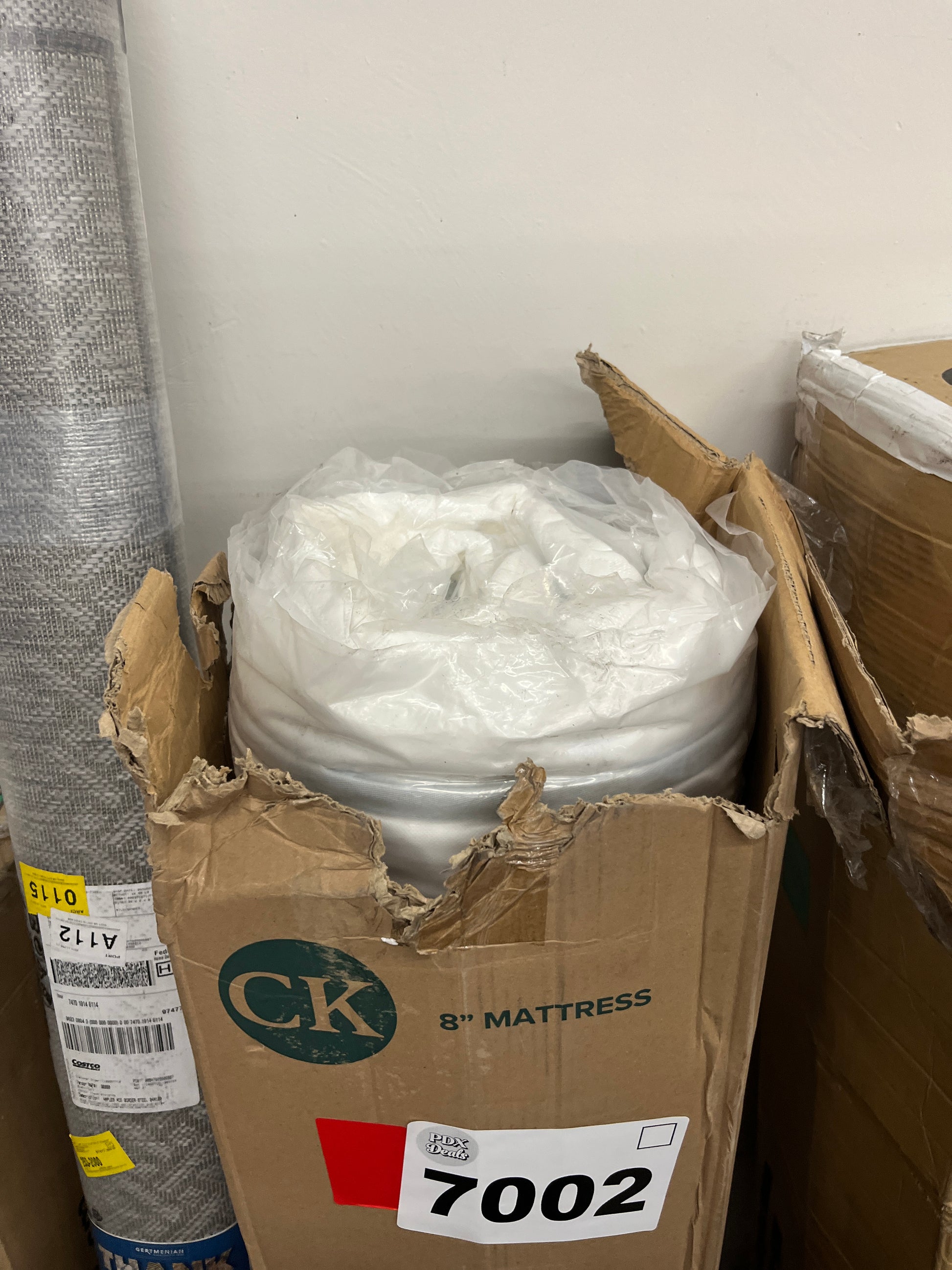 ZINUS 8 Inch Foam and Spring Hybrid Mattress [New Version], California King, Fiberglass Free, Medium Firmness, Durable Support, Certified Safe Foams & Fabric, Mattress in A Box - Retail $215