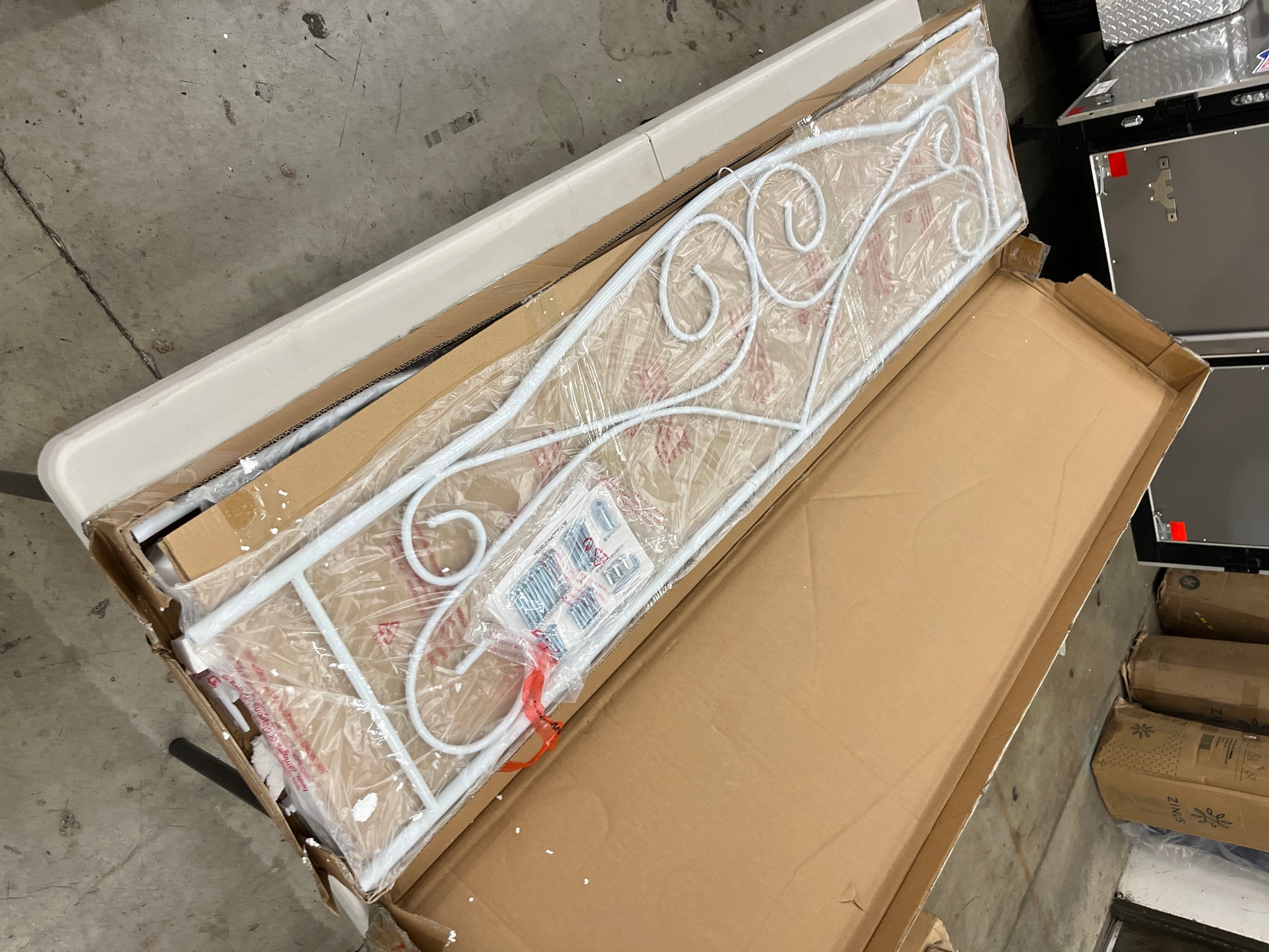 VECELO Premium Daybed Metal Bed Frame Twin Size Steel Slat Support/Strong Legs Headboard/Mattress Foundation, Multi-Functional Furniture (Classic Bed) - Retail $118