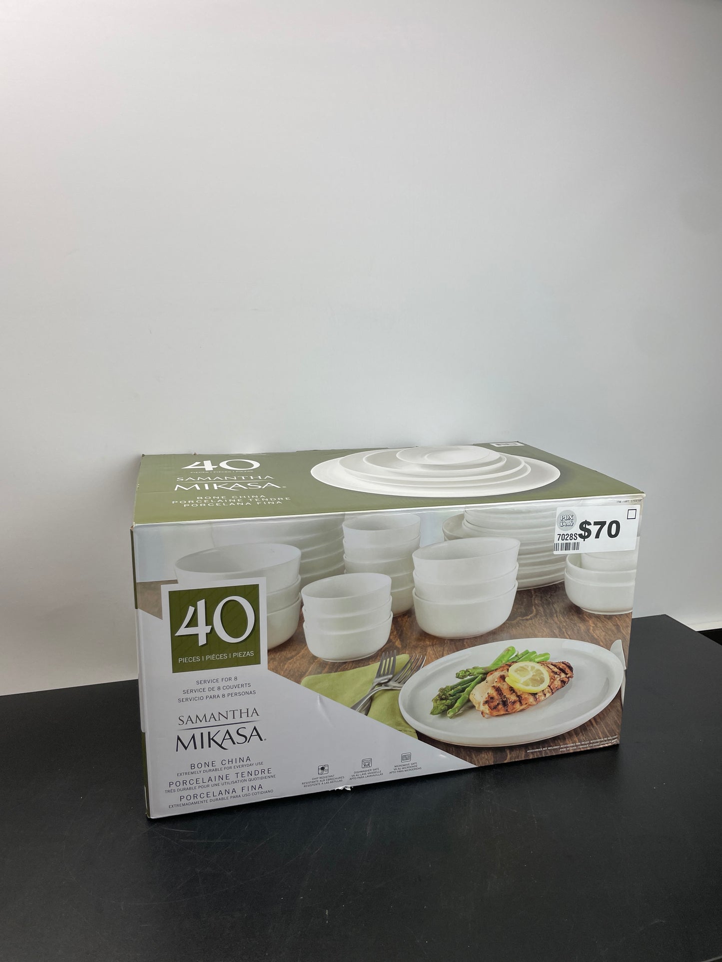 MIKASA 40PC BONE CHINA - Retail $99