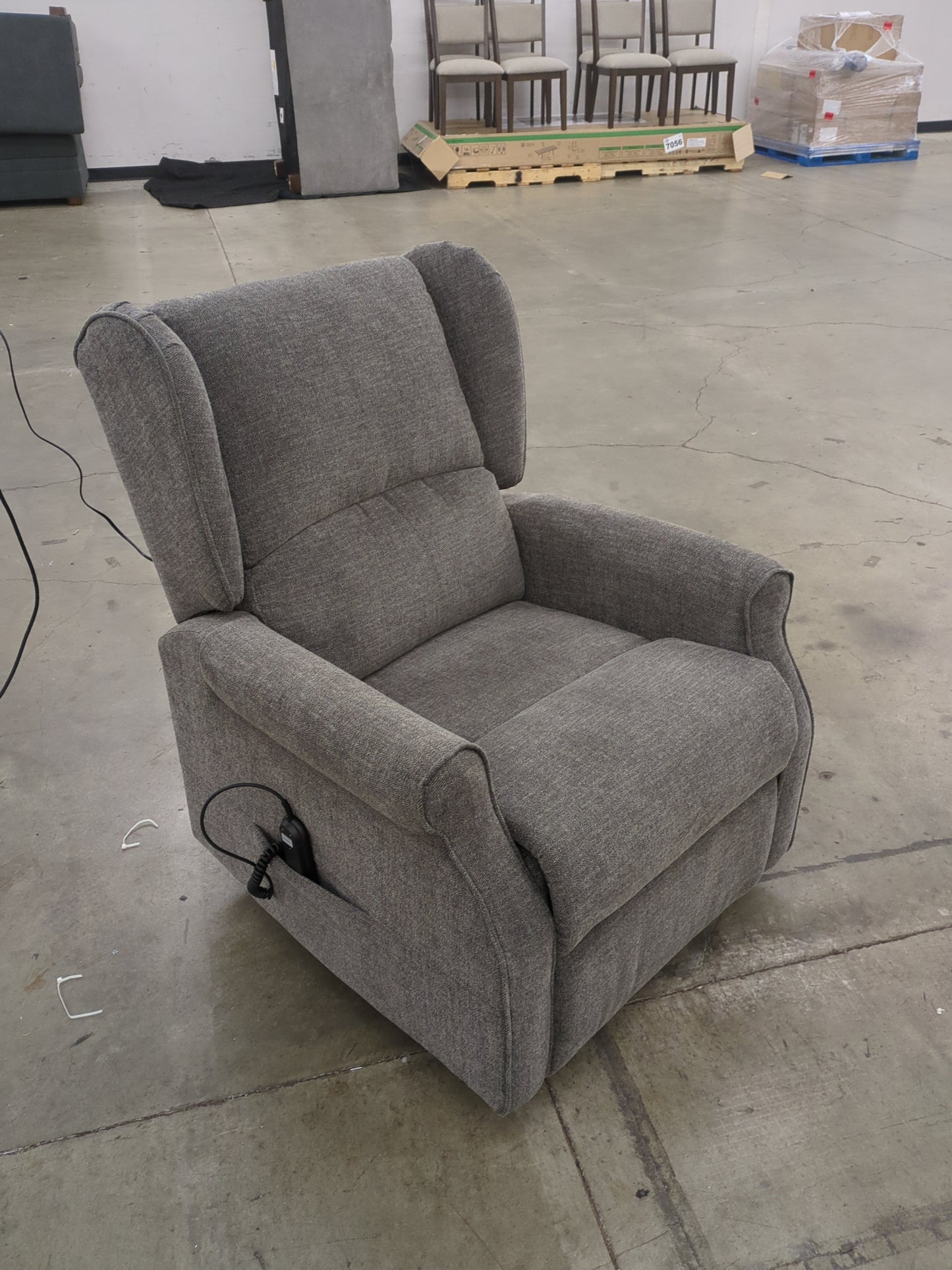 GARLAND LIFT RECLINER - Retail $649