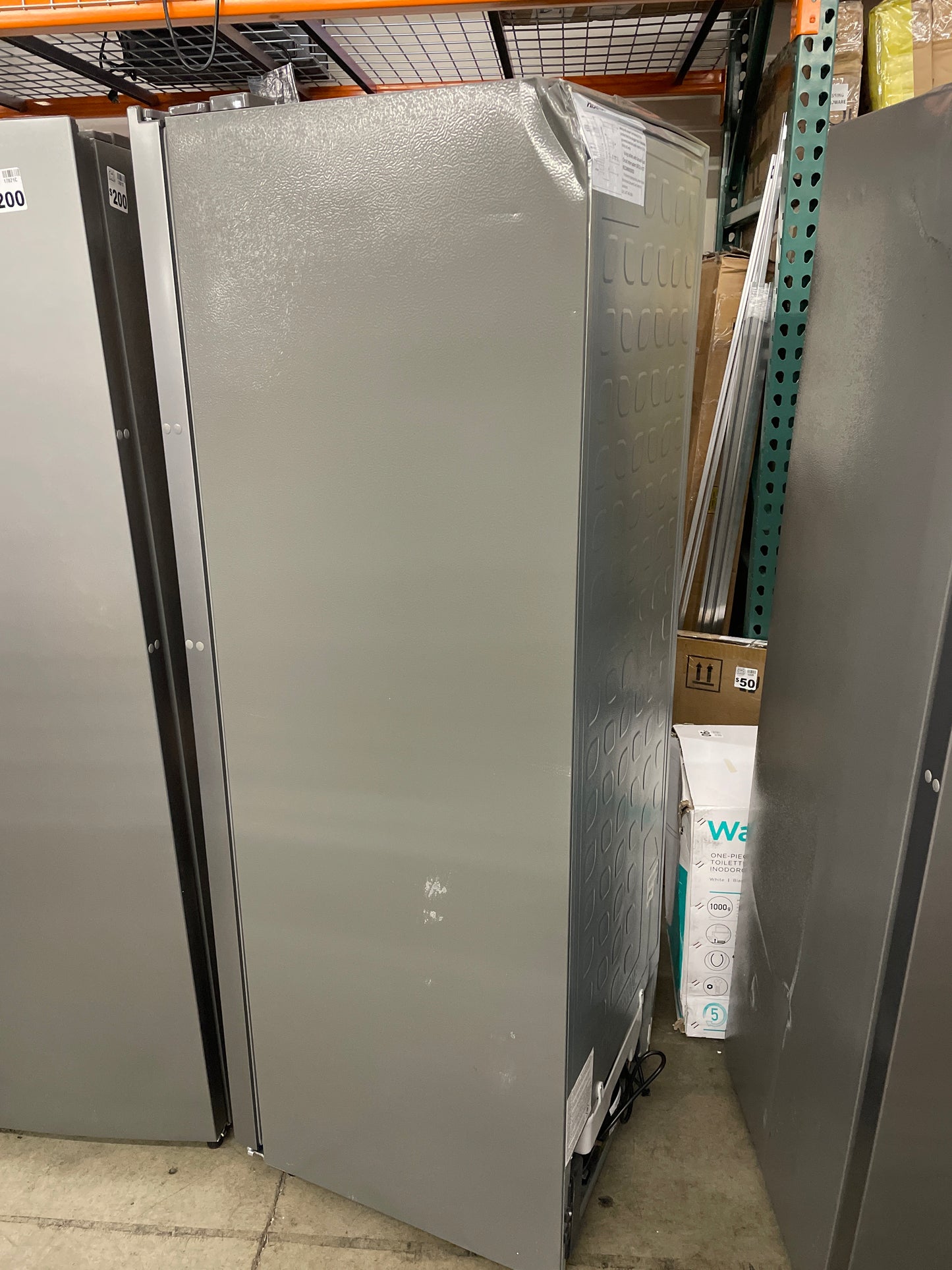 DAMAGED - Hisense 10.2 cu. ft. Garage Ready Frost Free Convertible Upright Freezer with Seal Break Handle (B)