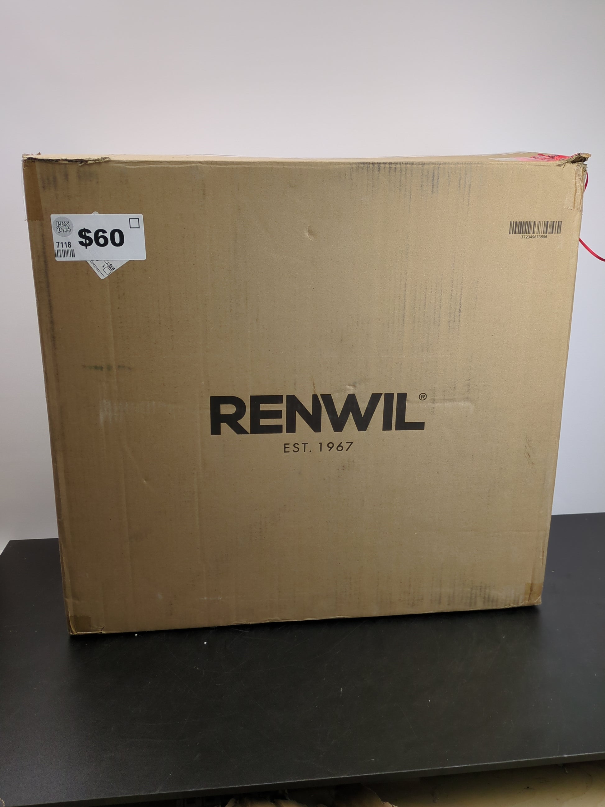 VIENNA TABLE LAMP - Retail $114