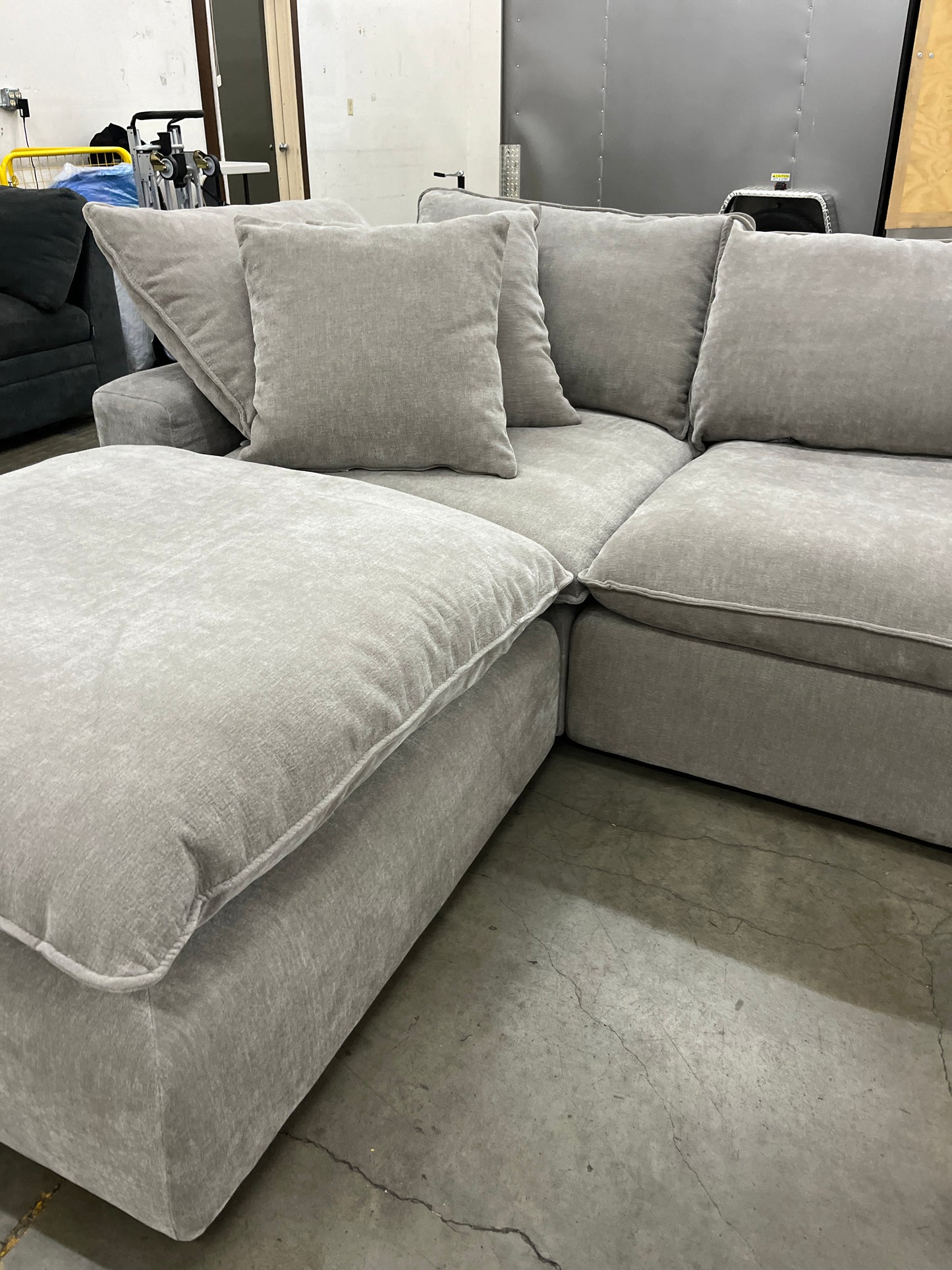 LOWELL 8PC MOD SECT - Retail $2399