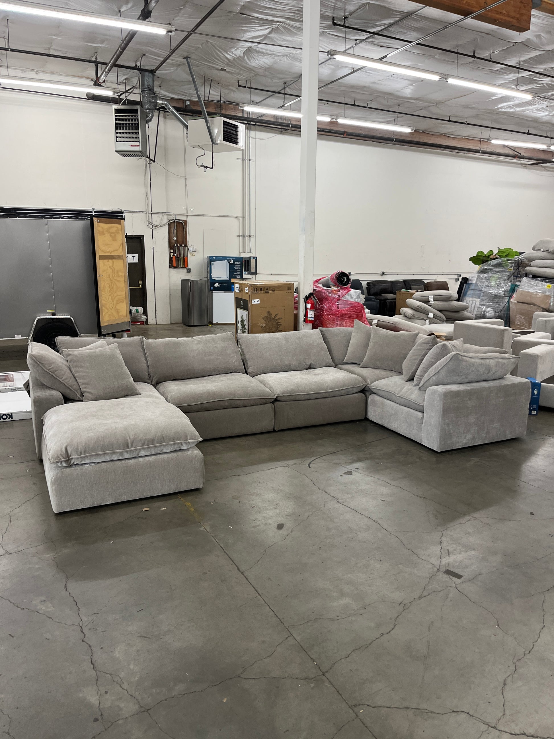 Thomasville Lowell 8-piece Modular Sectional - Retail $2399