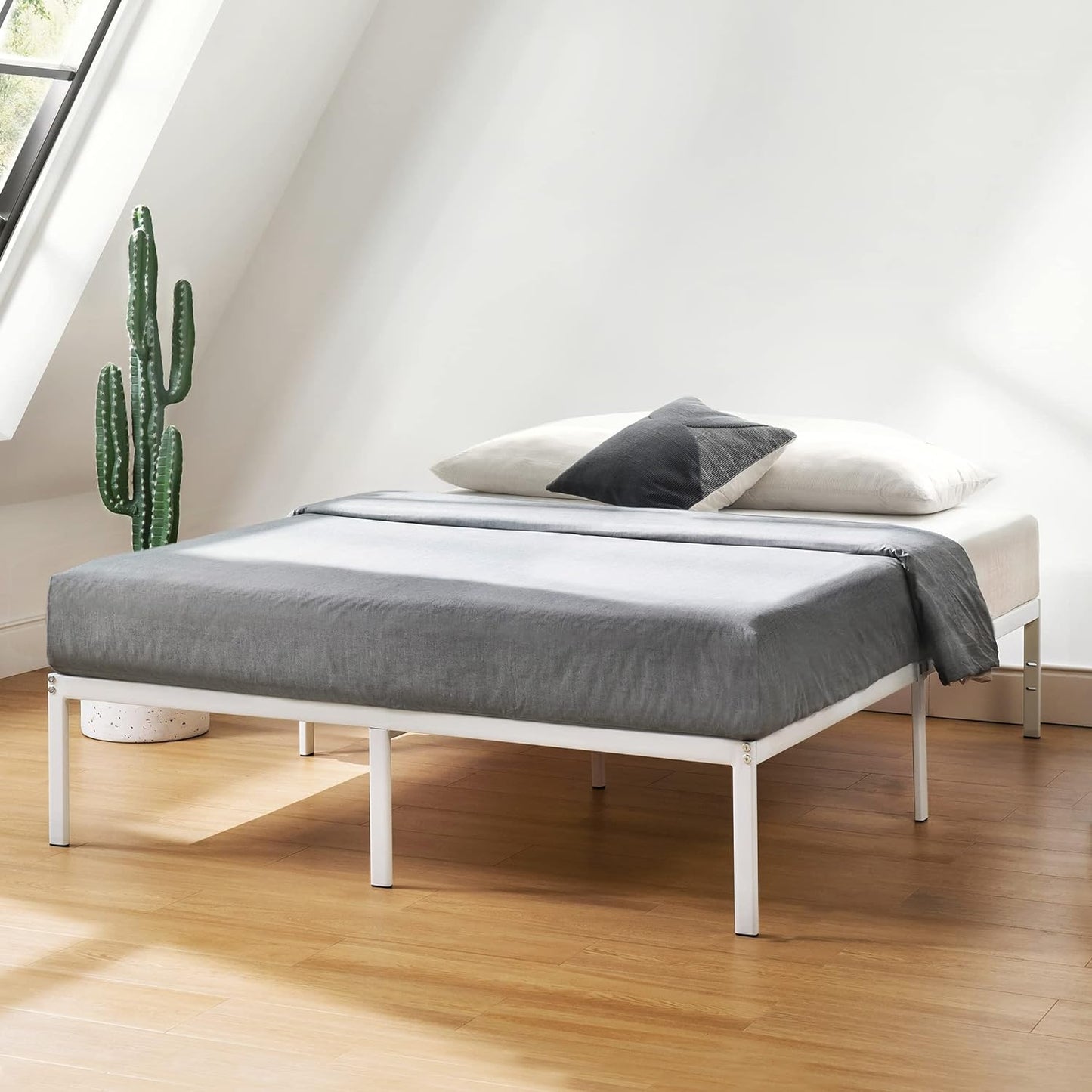 NEW - Best Price Full 14 Inch Simply Sturdy Metal Platform Bed, White-Full - Retail $91