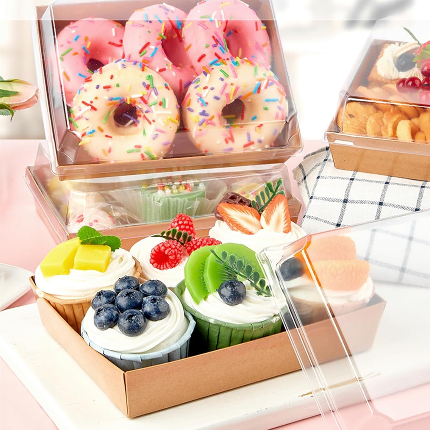 Ocmoiy 7x5 Inch Charcuterie Boxes with Clear Lids, 50 Pack Paper Bakery Boxes with Window, Disposable Take Out Food Containers for Sandwiches, Strawberries, Cookies, Cupcakes (Brown)