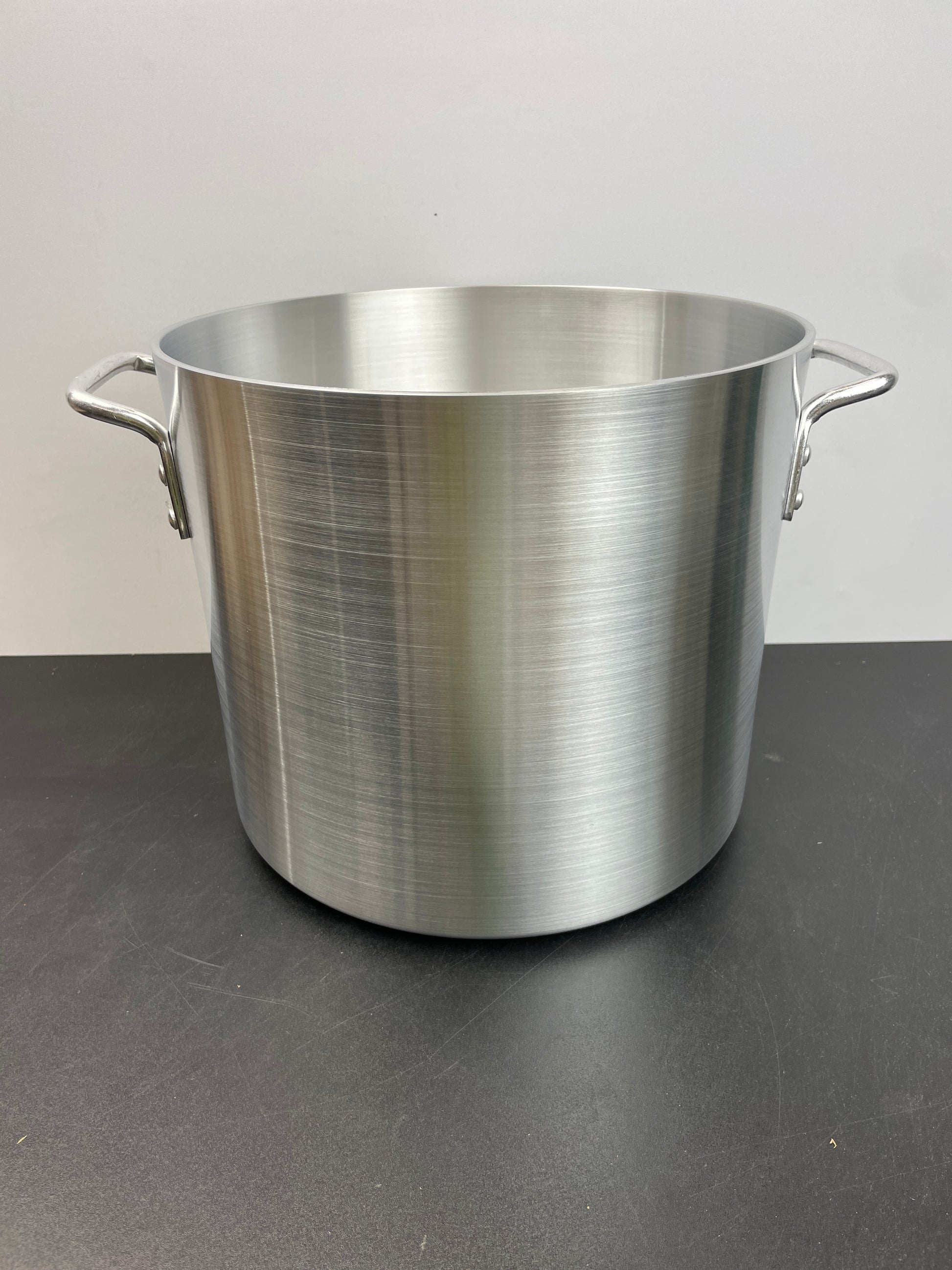 WINCO 20QT STOCK POT - Retail $24